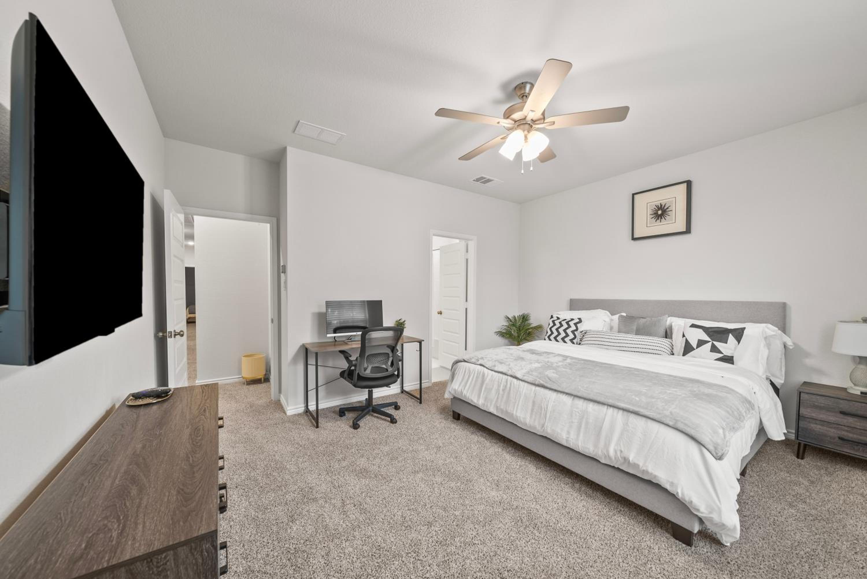 Luxurious 4 Bed Duplex Getaway!