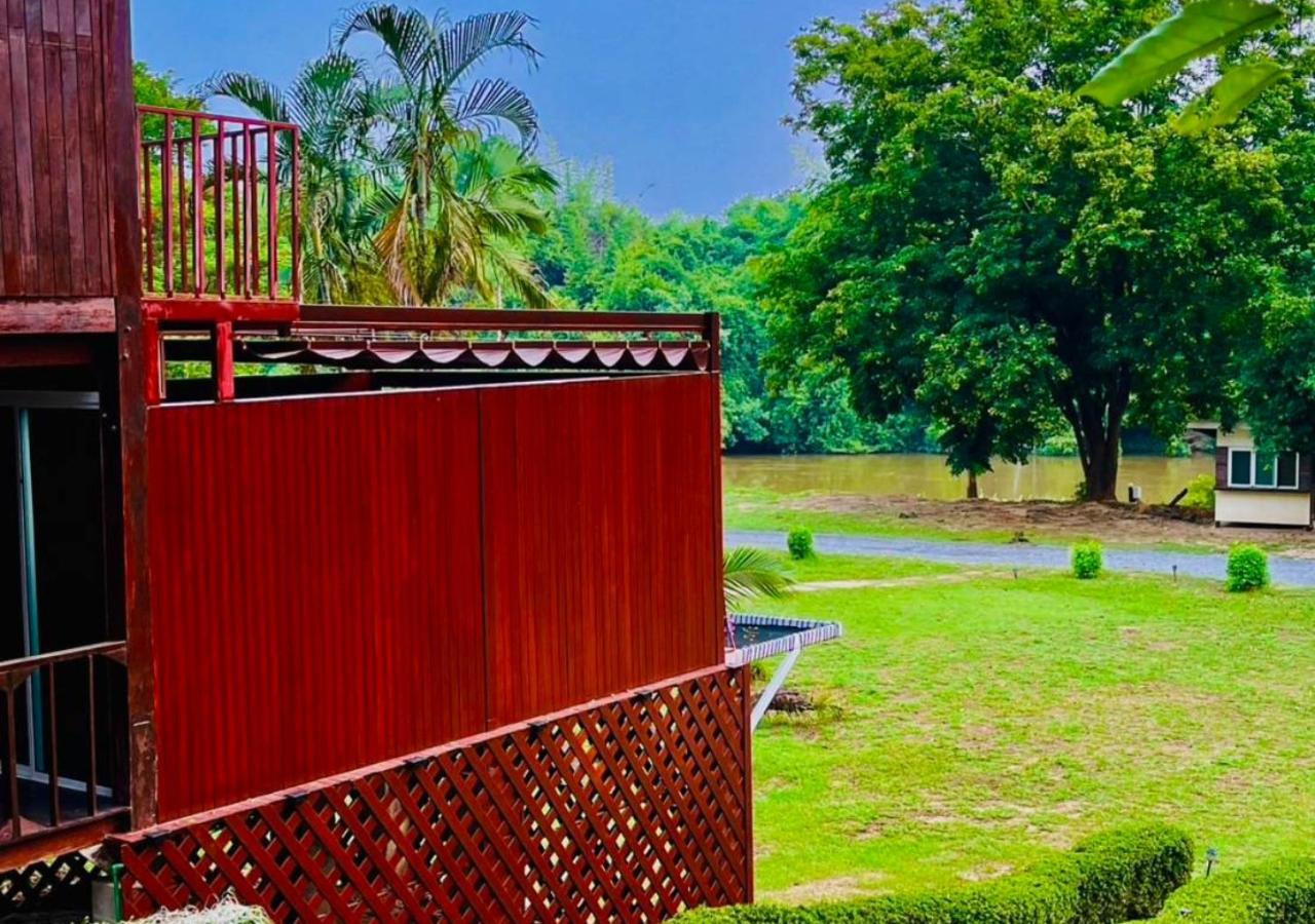19 Degrees Resort
