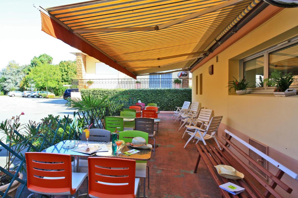 outdoor BBQ area