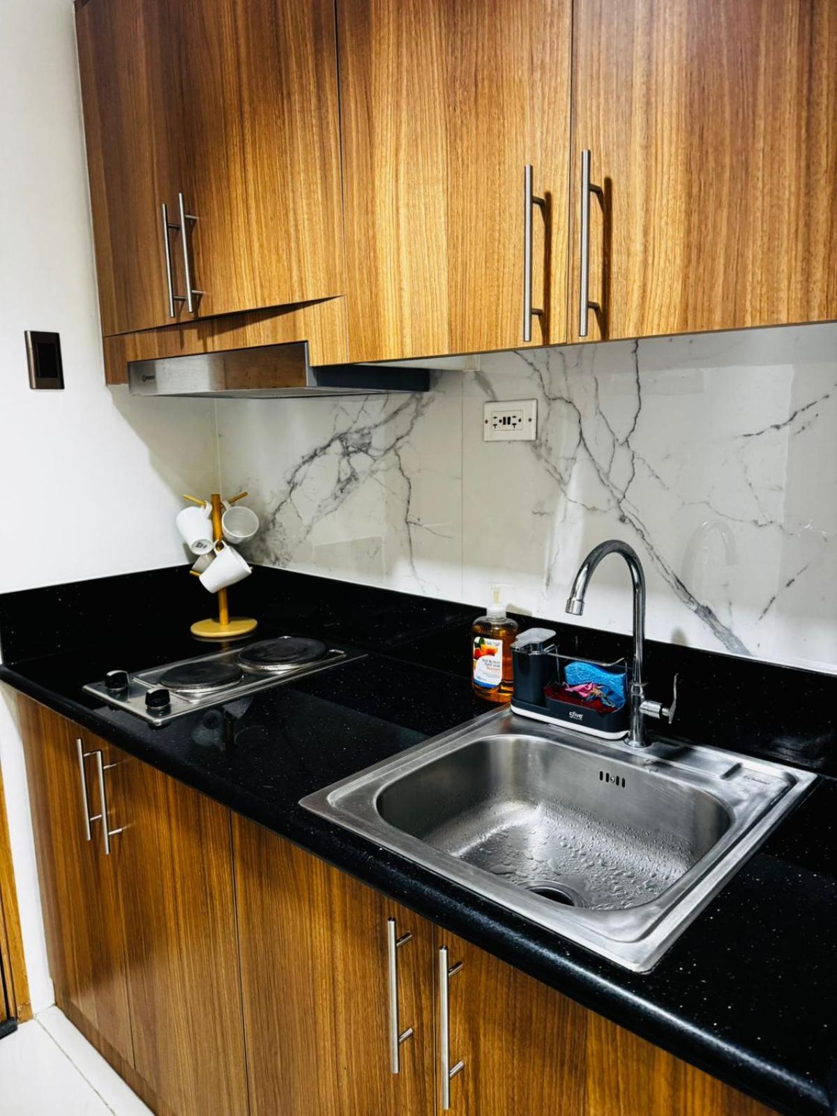 A2 Condotel Suites