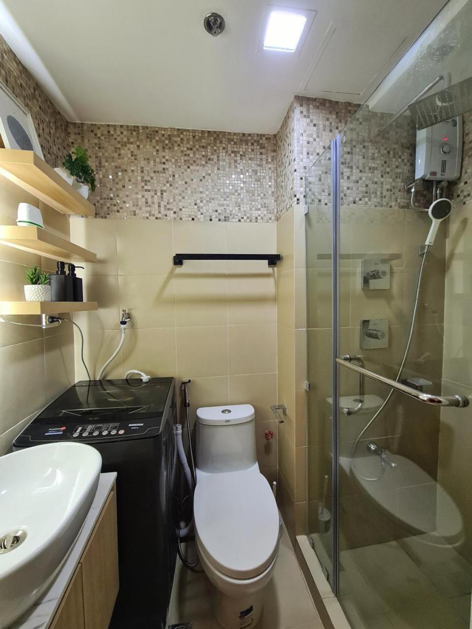 A2 Condotel Suites