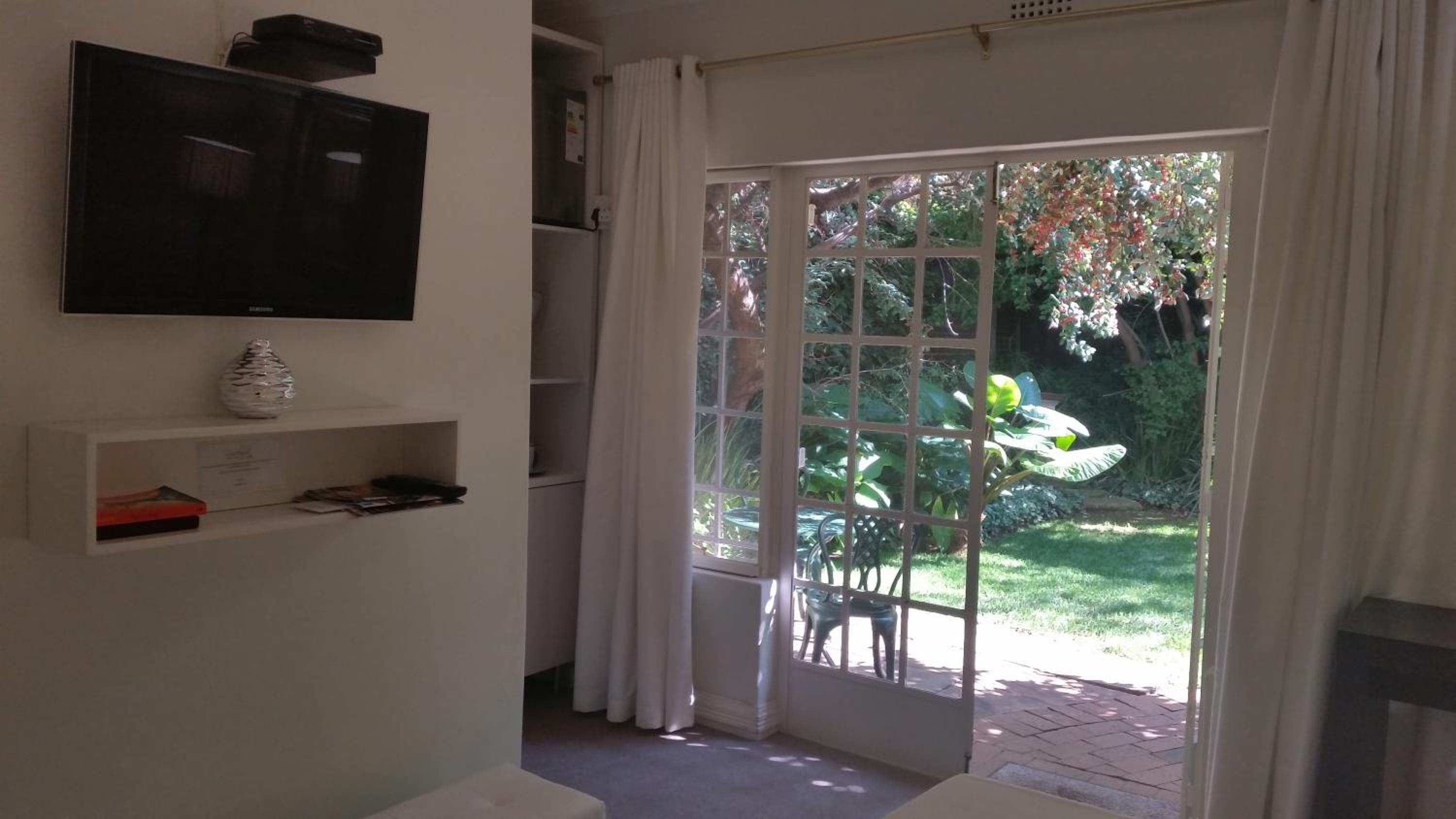 Rosebank Lodge Guesthouse by Claires