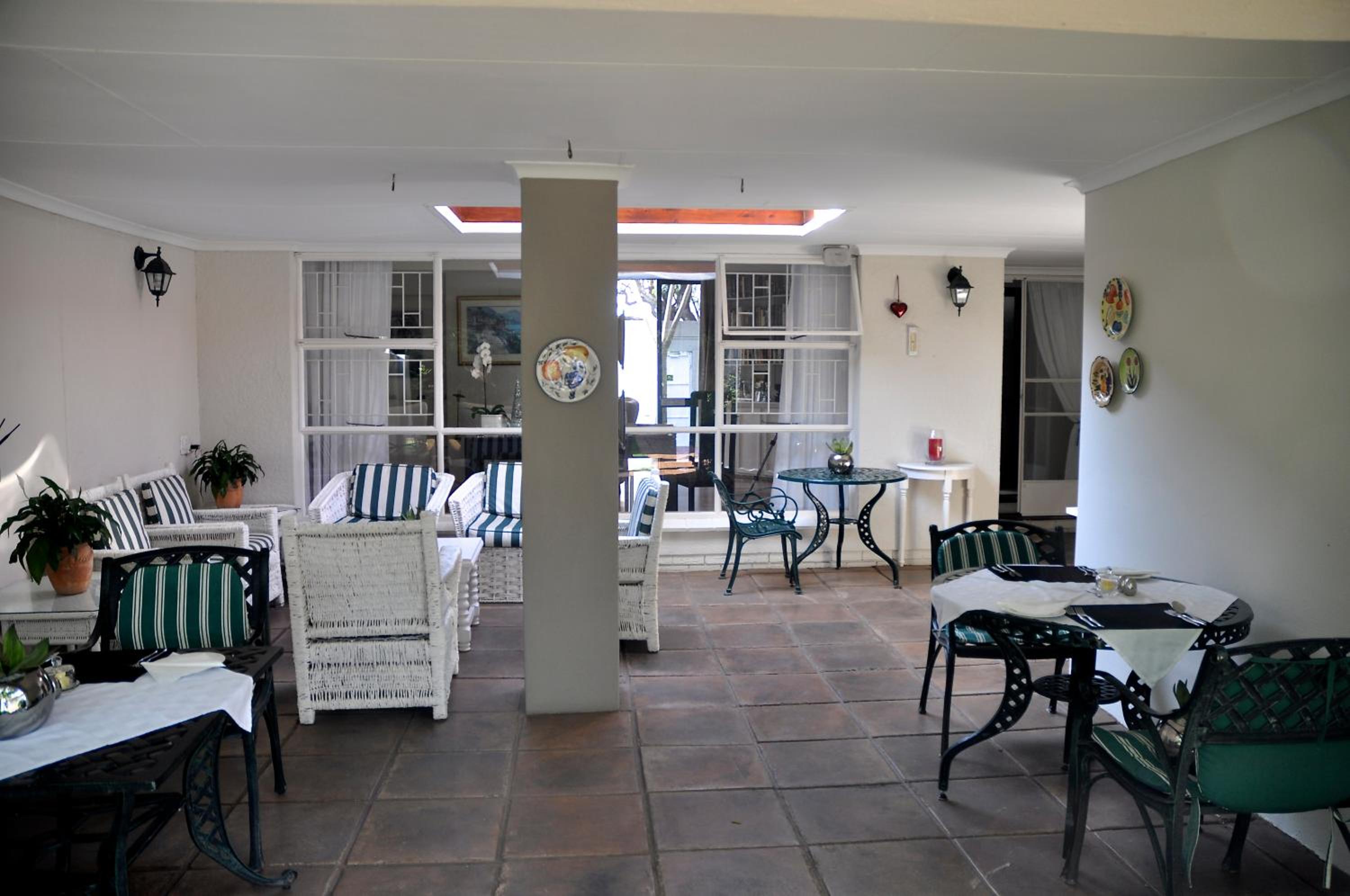 Rosebank Lodge Guesthouse by Claires