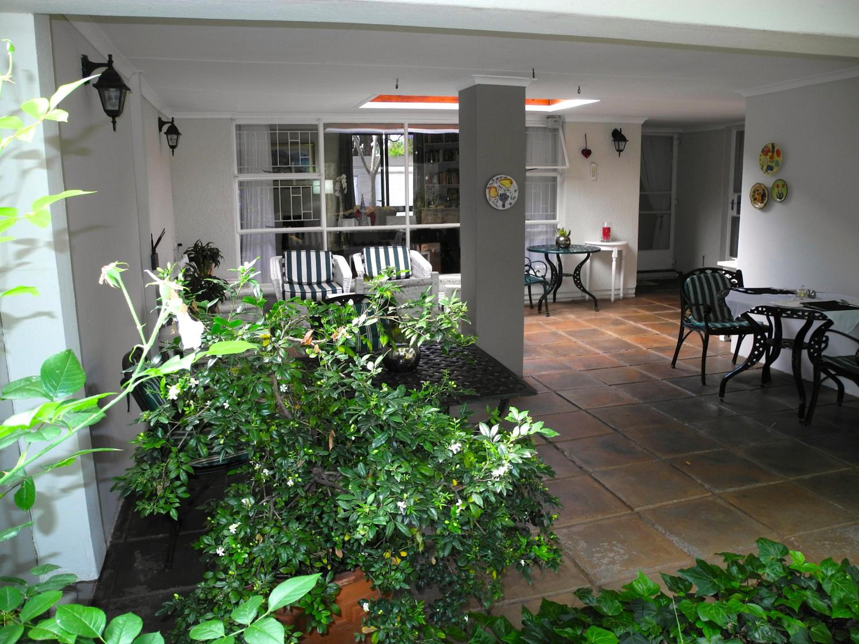 Rosebank Lodge Guesthouse by Claires