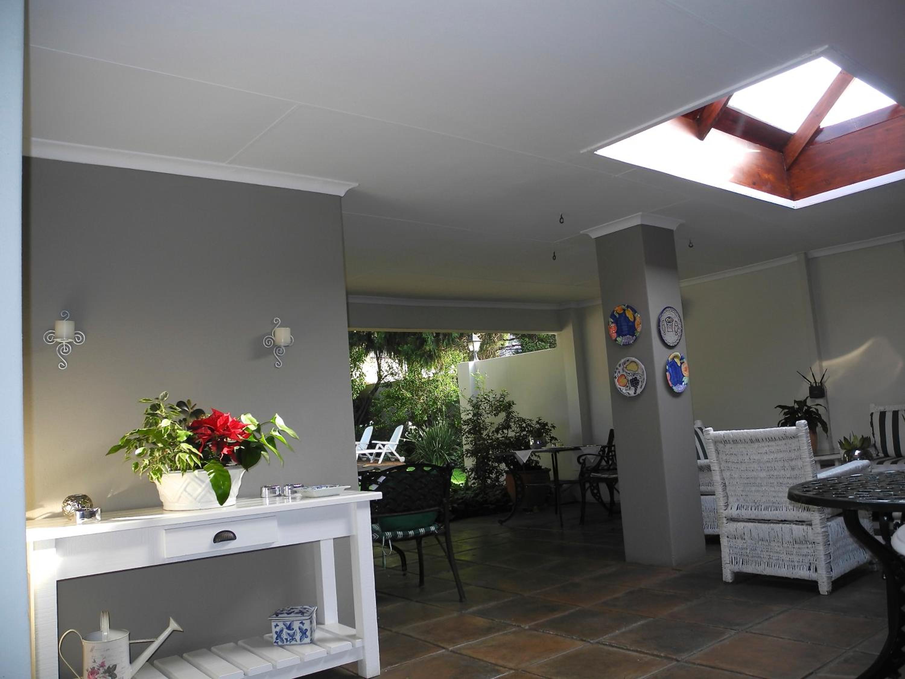 Rosebank Lodge Guesthouse by Claires