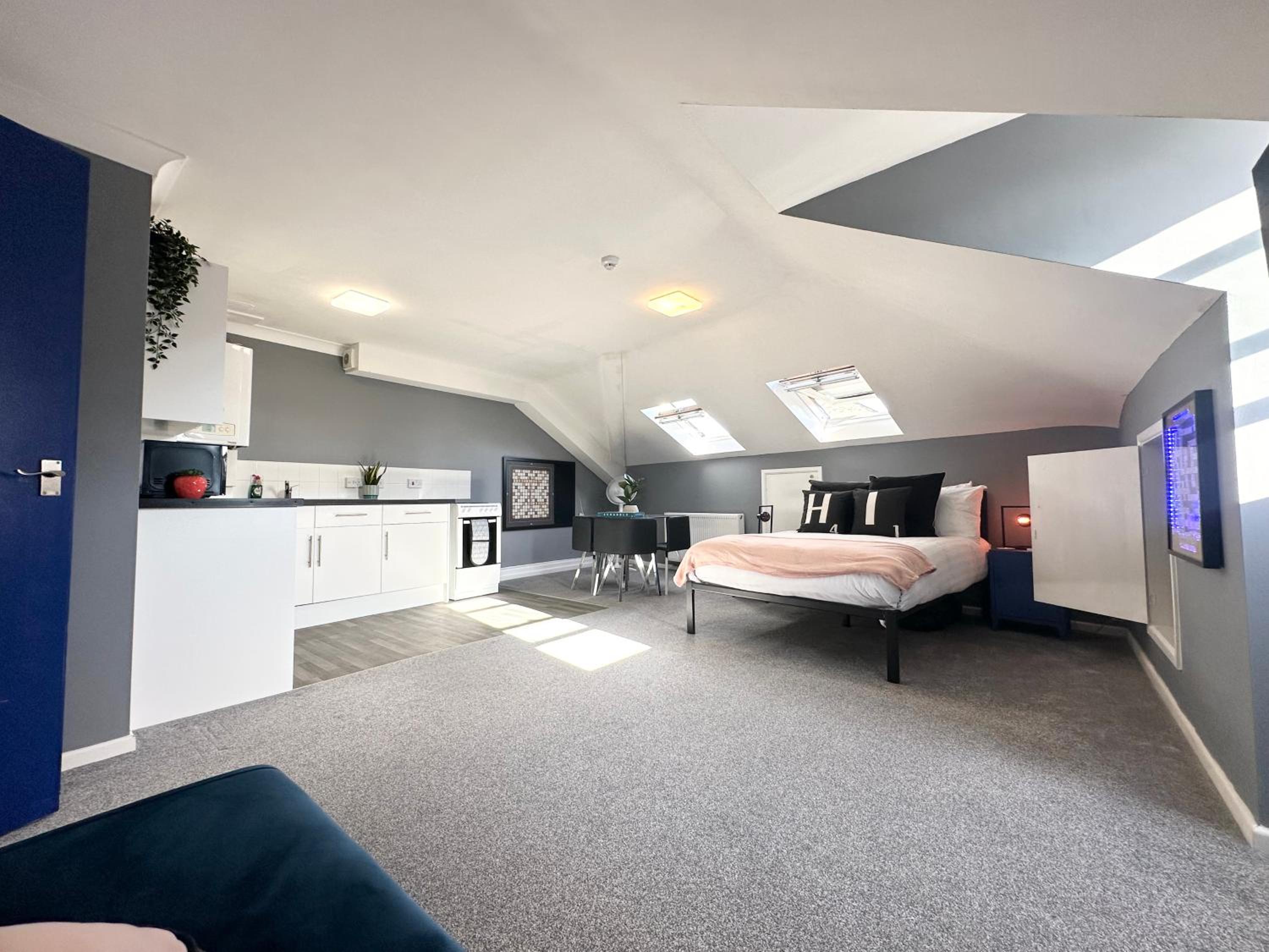 The Board Games Apartments - Brought to you by Coastline Retreats - Themed town centre apartments ALL WITH LUXURY 2 PERSON JACUZZI BATHS - 5 mins walk to t