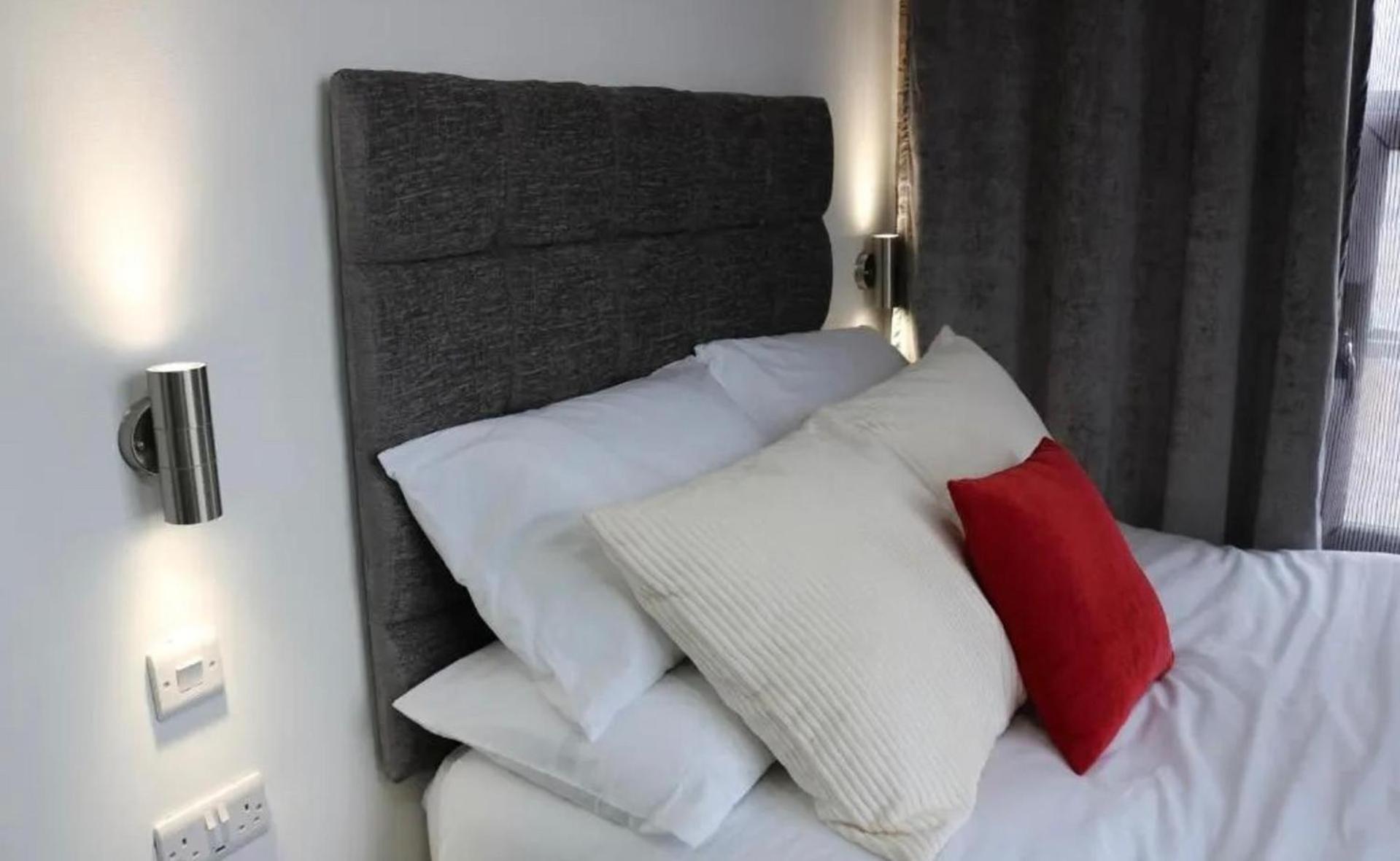 Studio - Sleeps 2 - Parking - Wifi