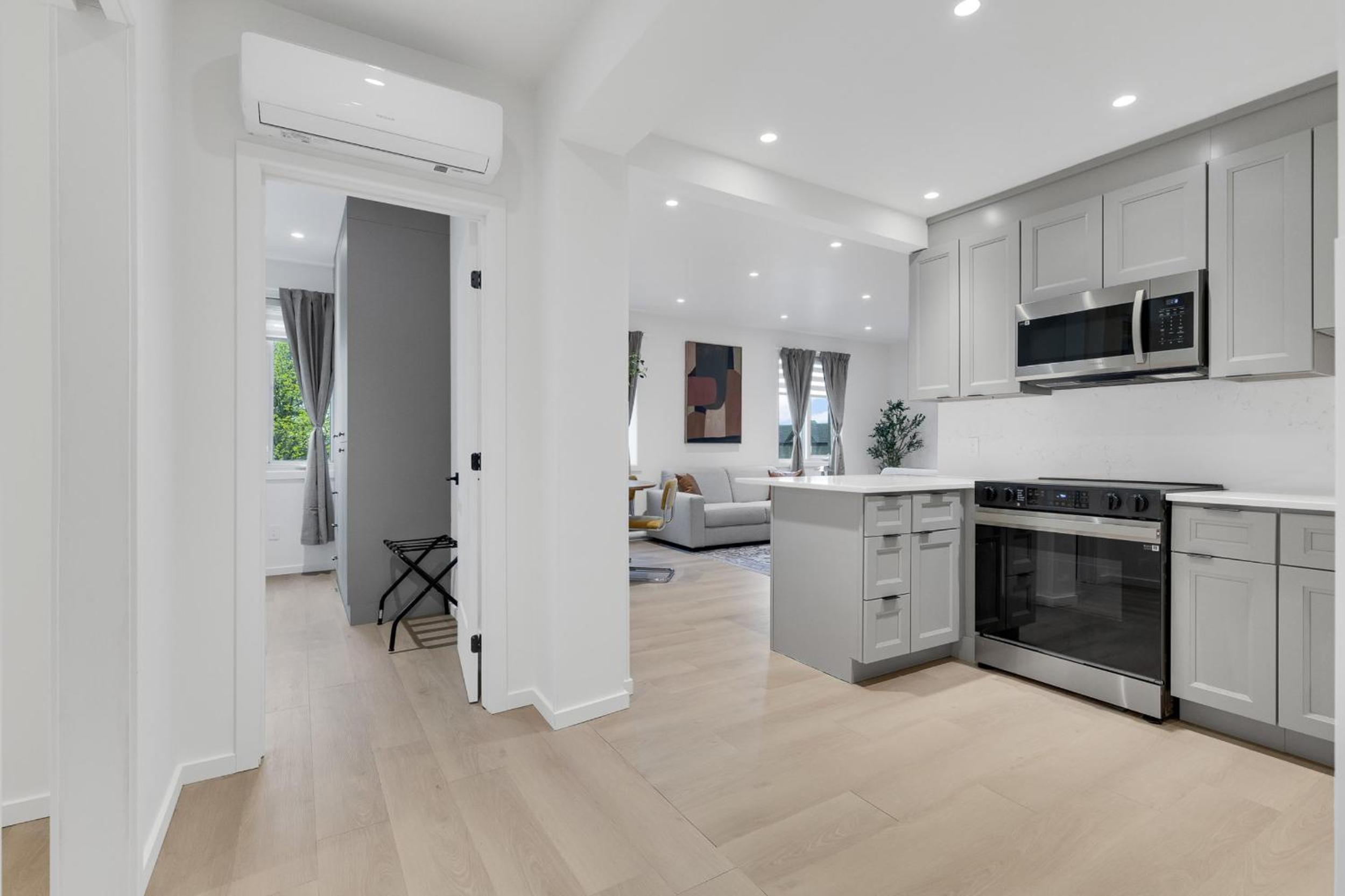 Le Victoria Midtown Mtl