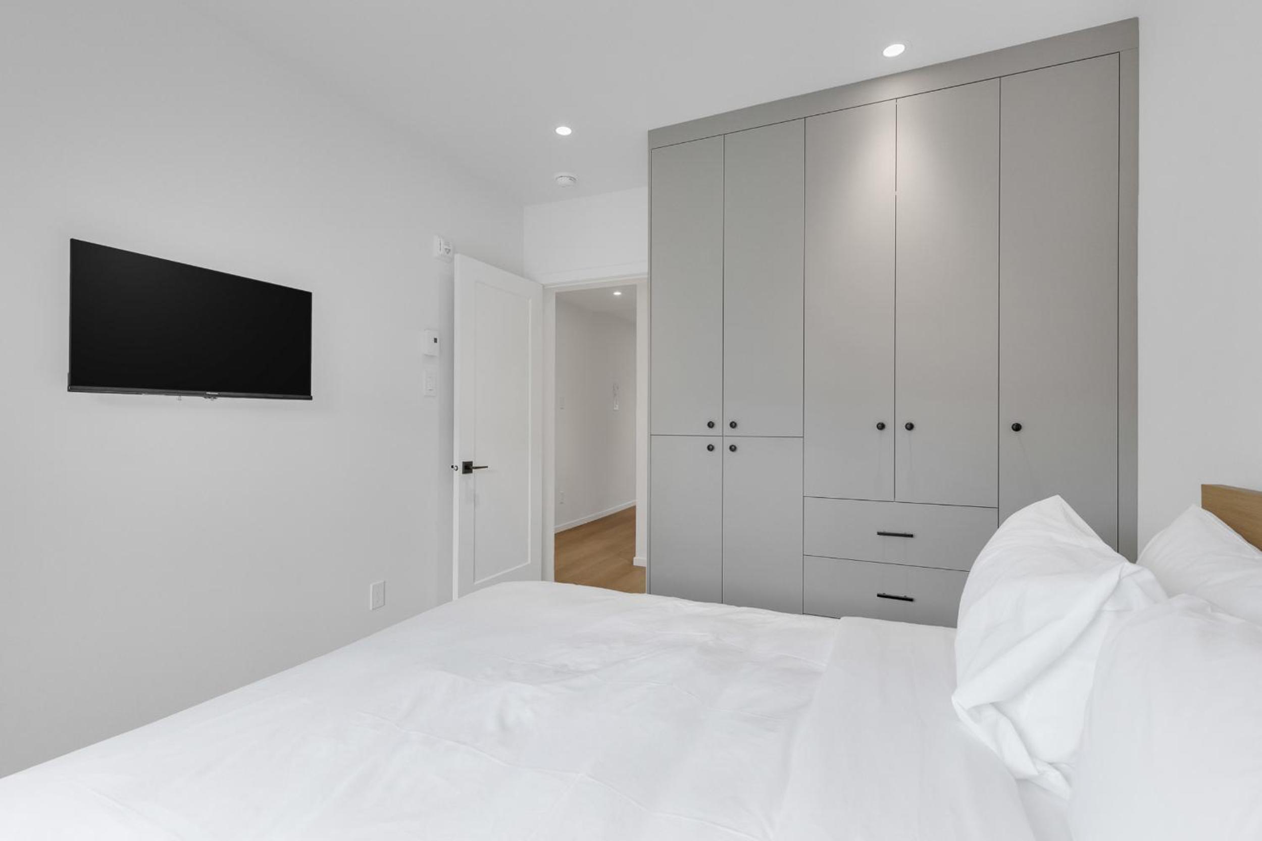 Le Victoria Midtown Mtl