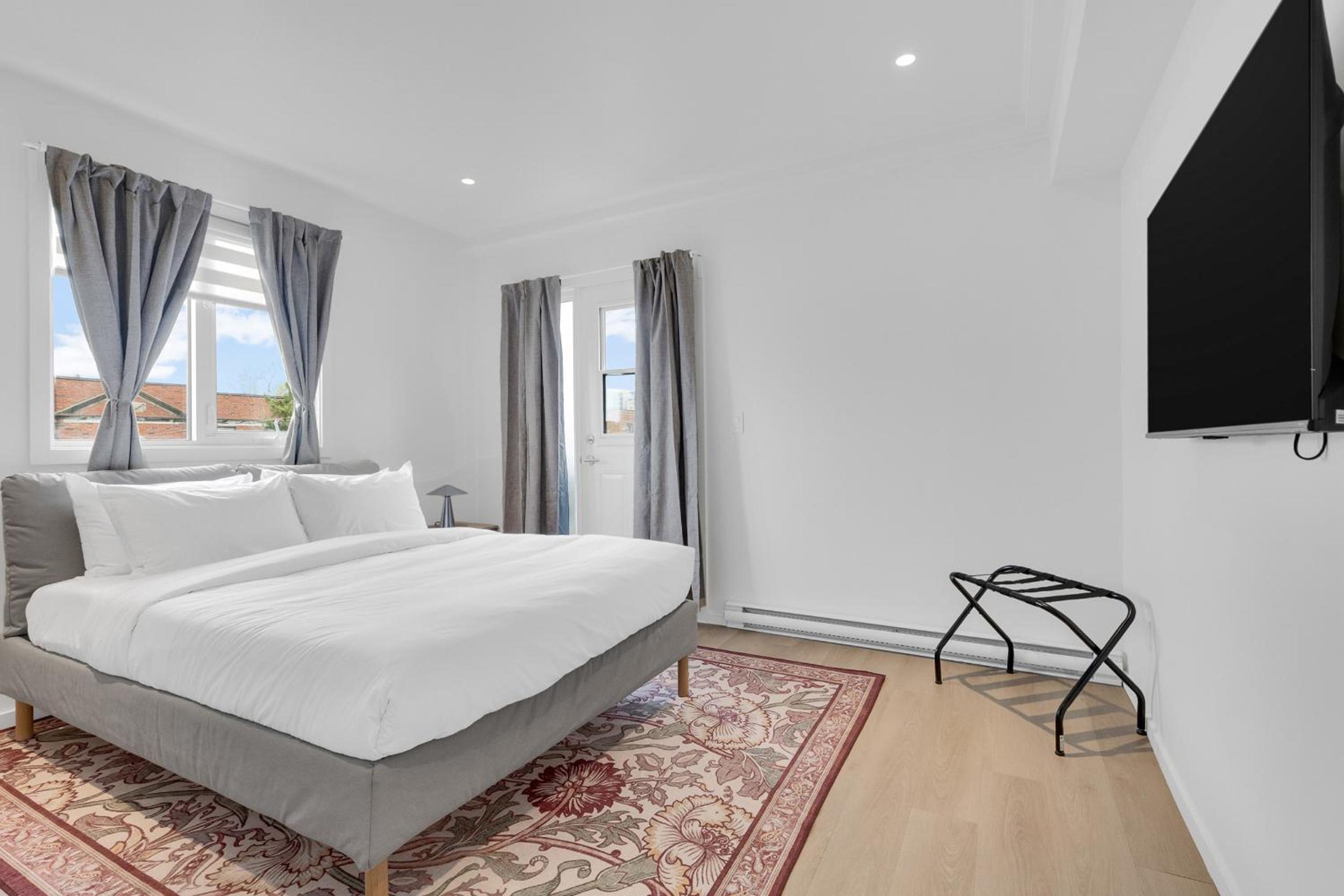 Le Victoria Midtown Mtl
