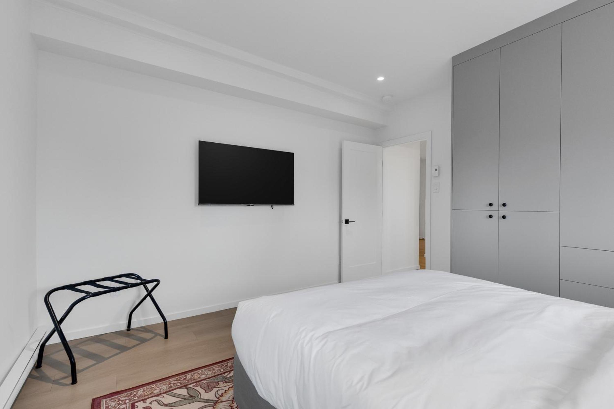 Le Victoria Midtown Mtl