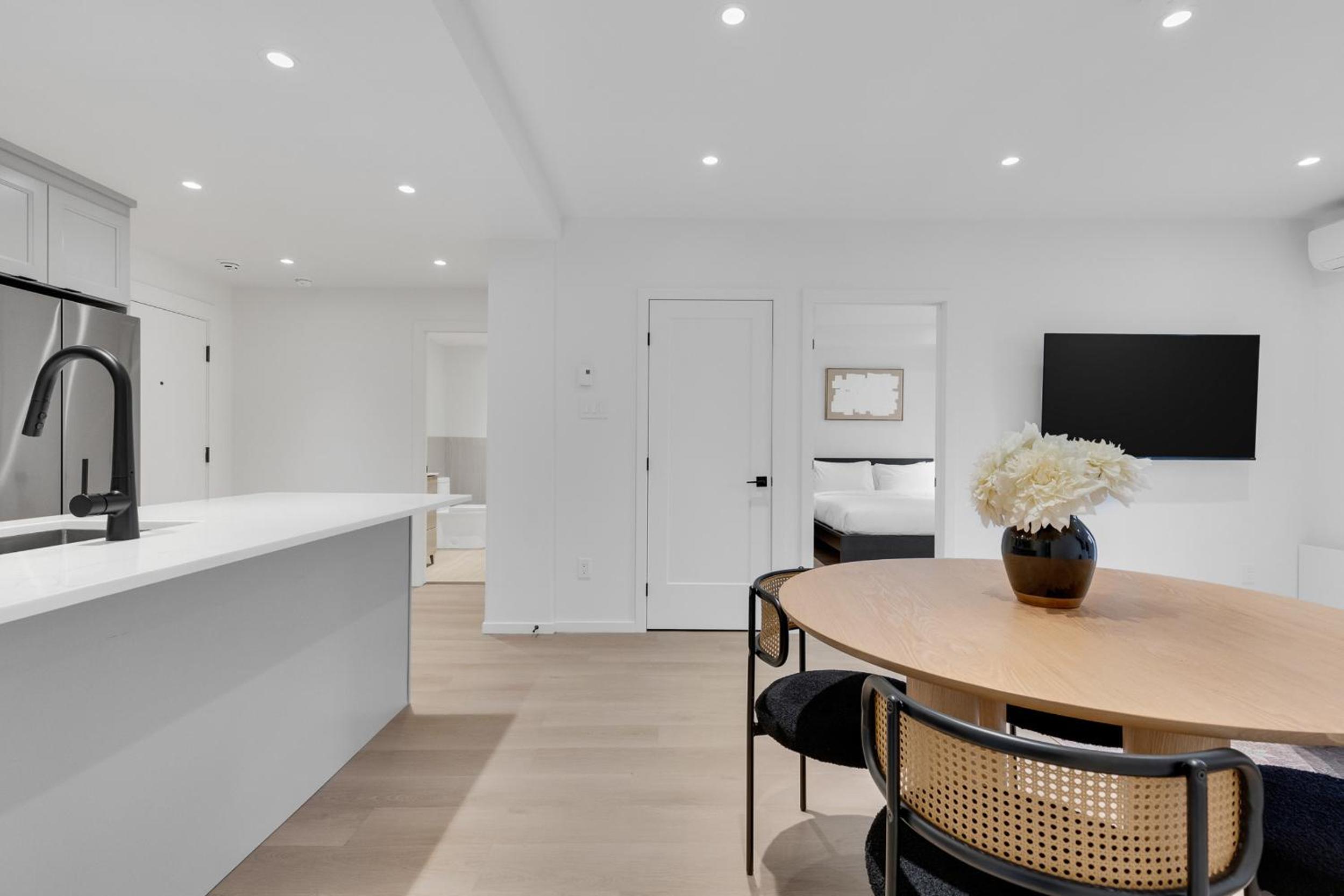 Le Victoria Midtown Mtl