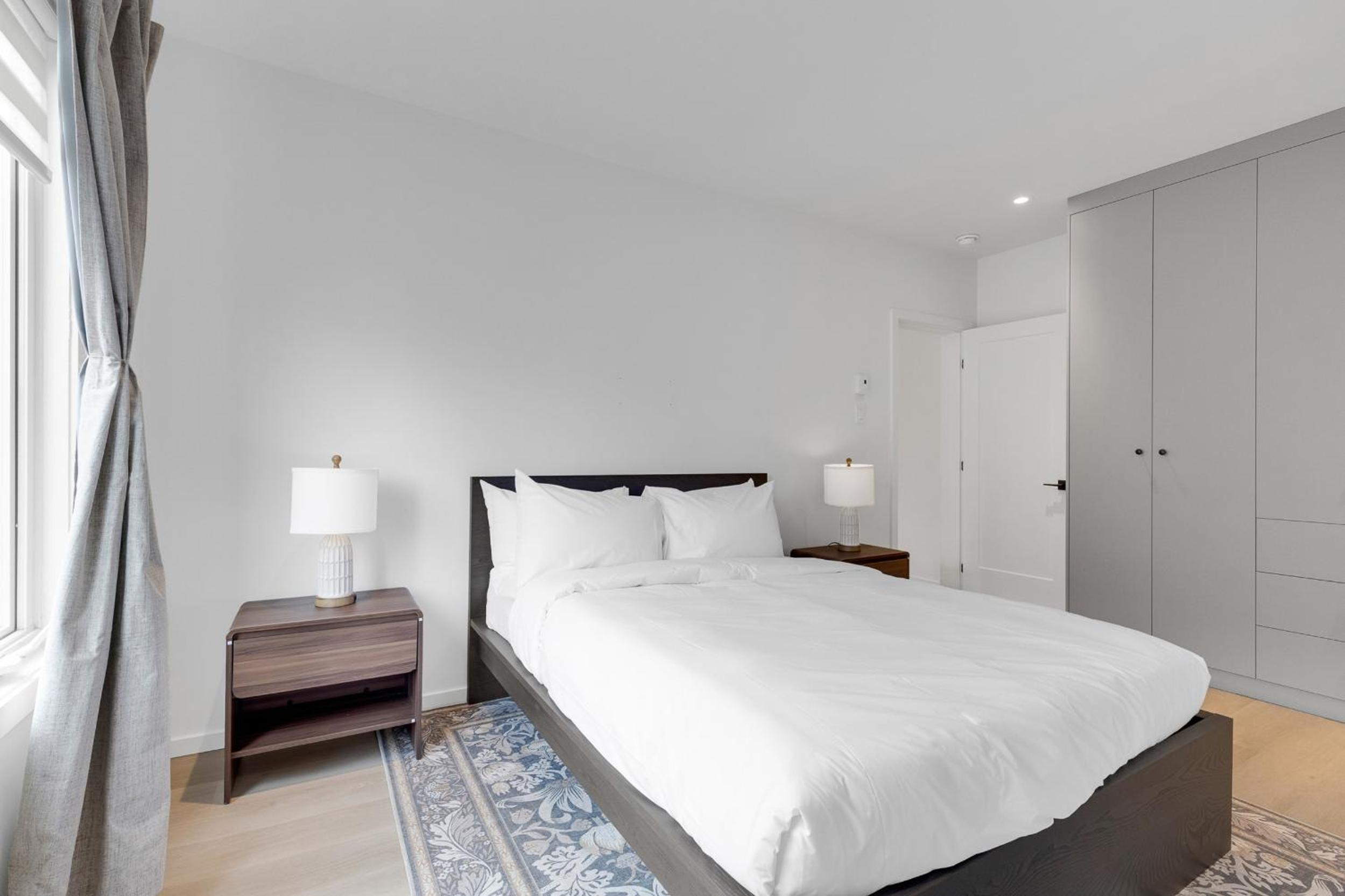 Le Victoria Midtown Mtl