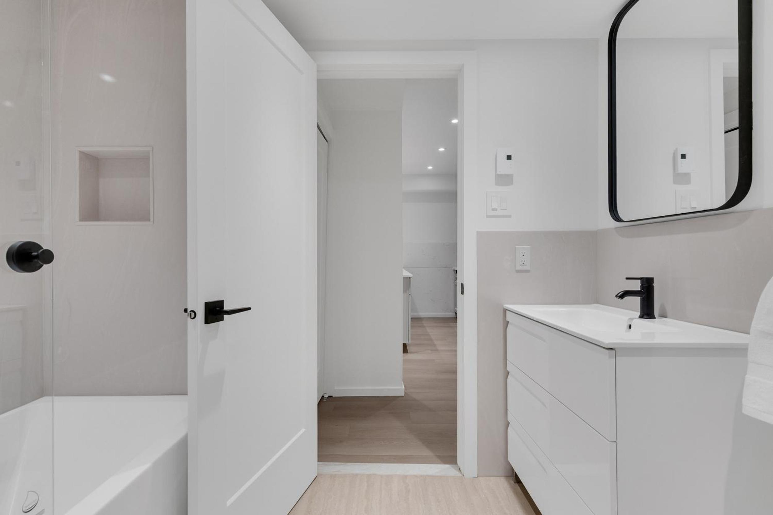 Le Victoria Midtown Mtl