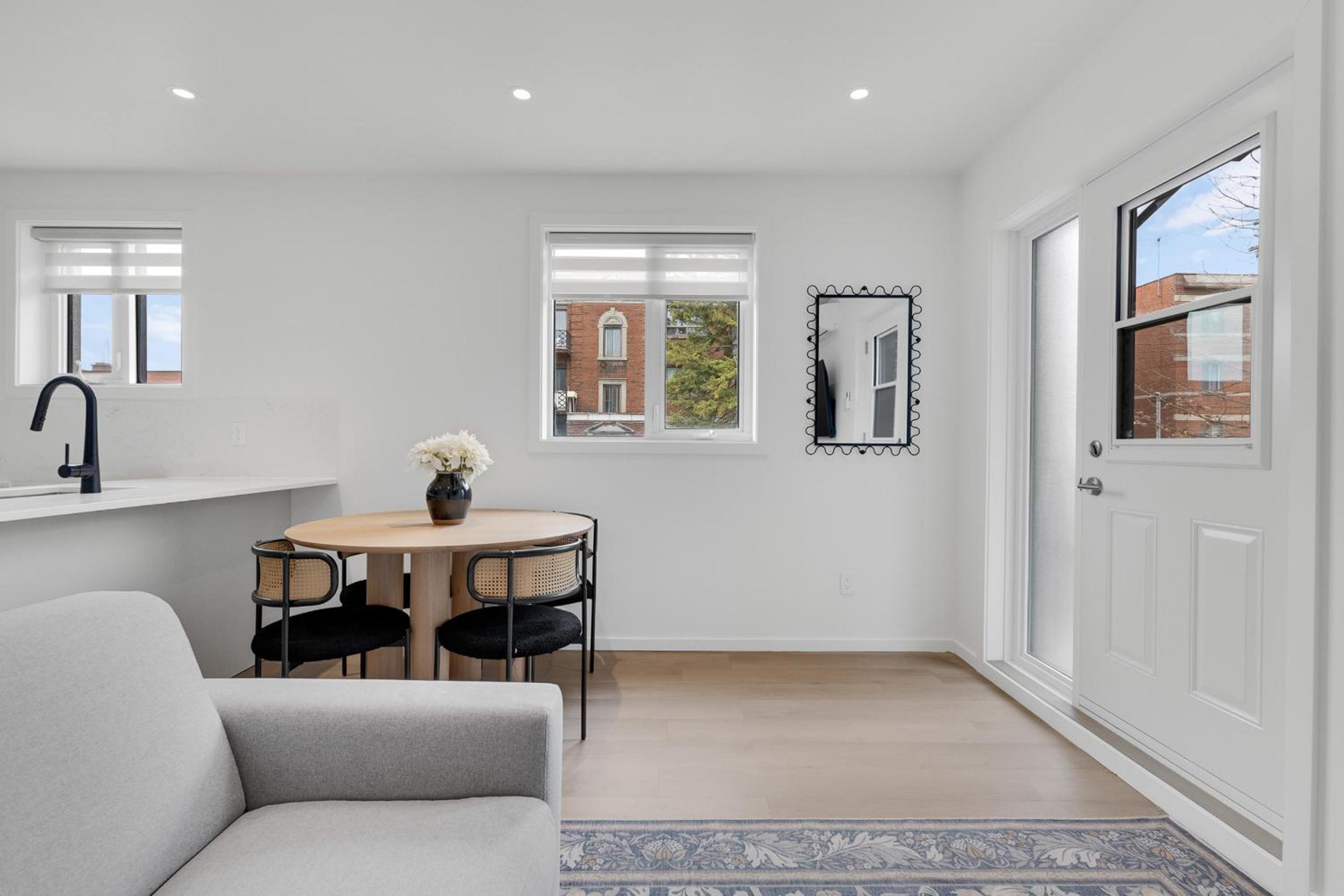Le Victoria Midtown Mtl