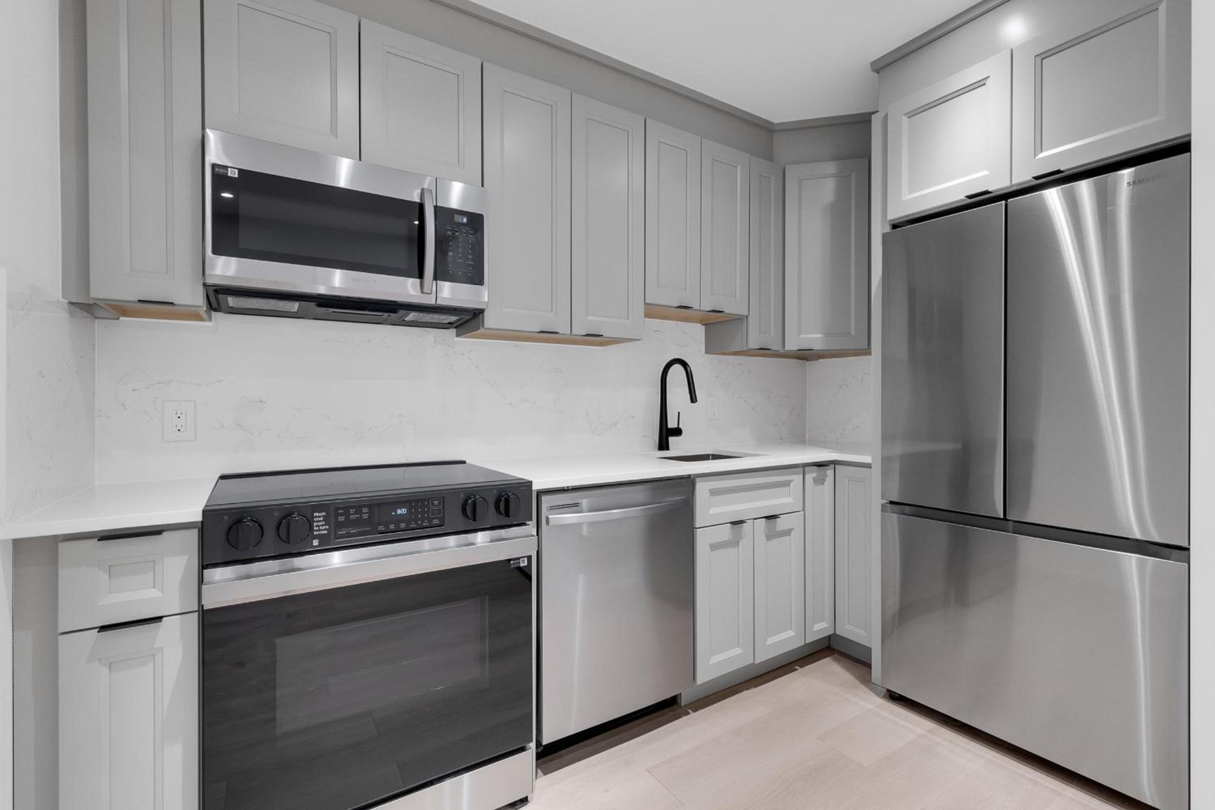 Le Victoria Midtown Mtl