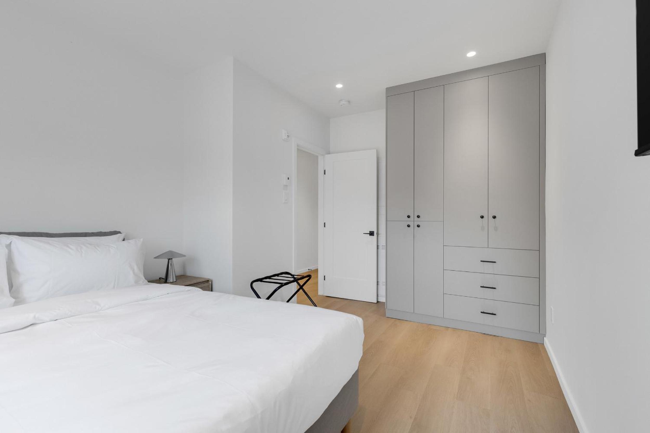 Le Victoria Midtown Mtl