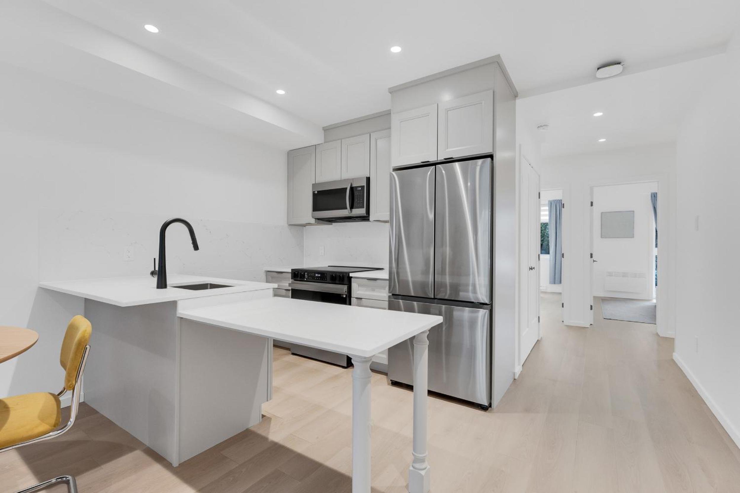 Le Victoria Midtown Mtl