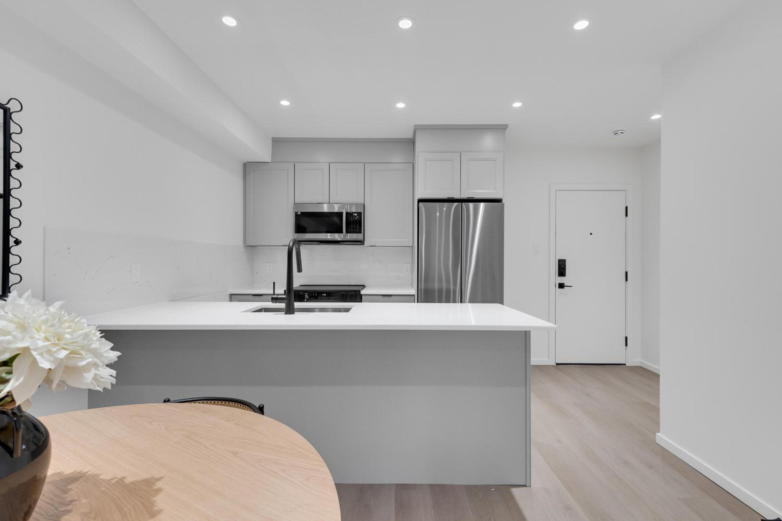 Le Victoria Midtown Mtl