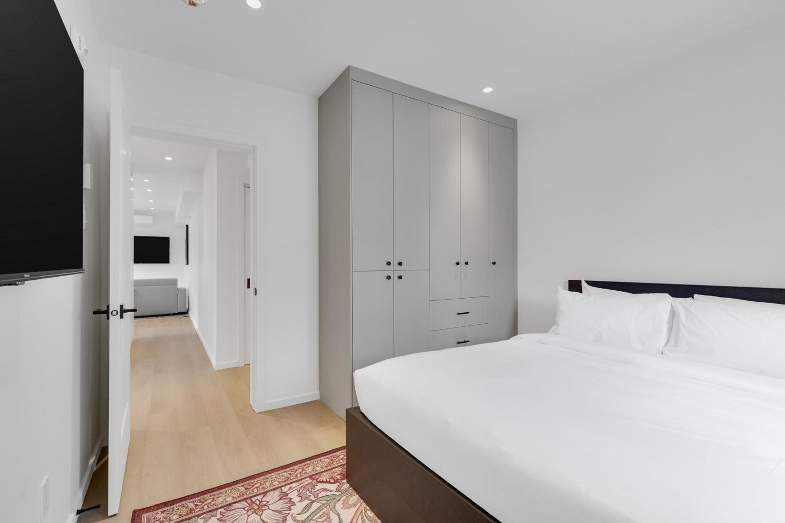 Le Victoria Midtown Mtl