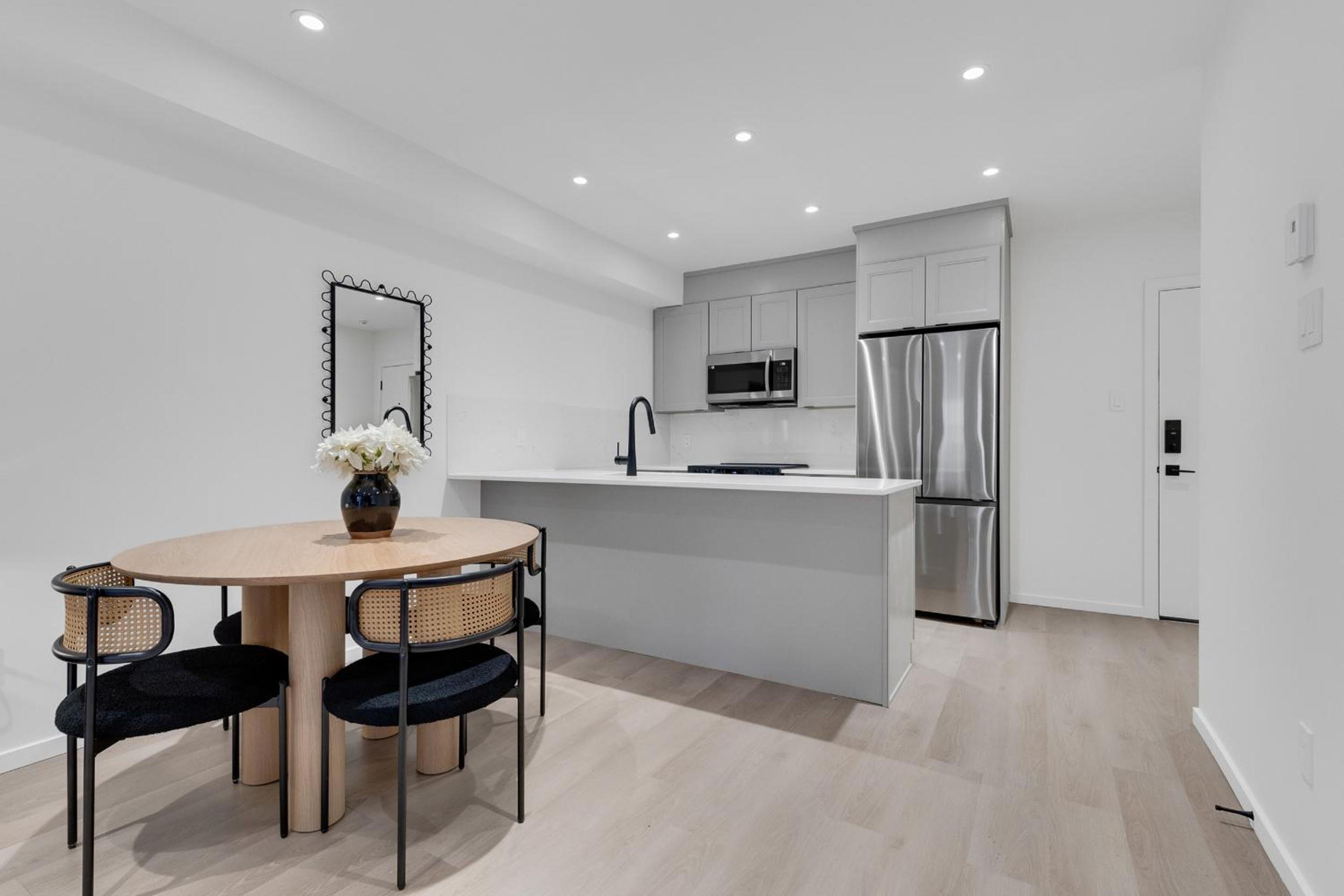 Le Victoria Midtown Mtl