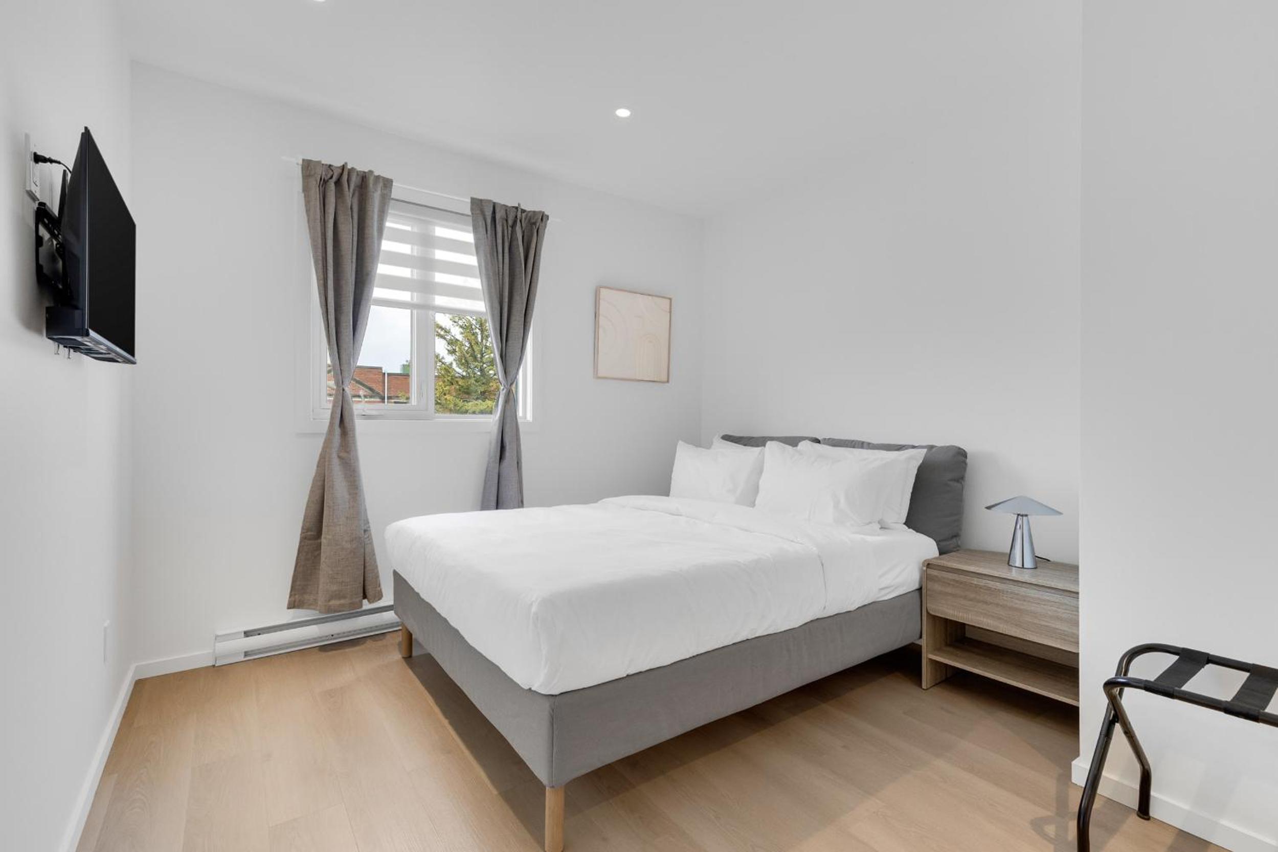 Le Victoria Midtown Mtl