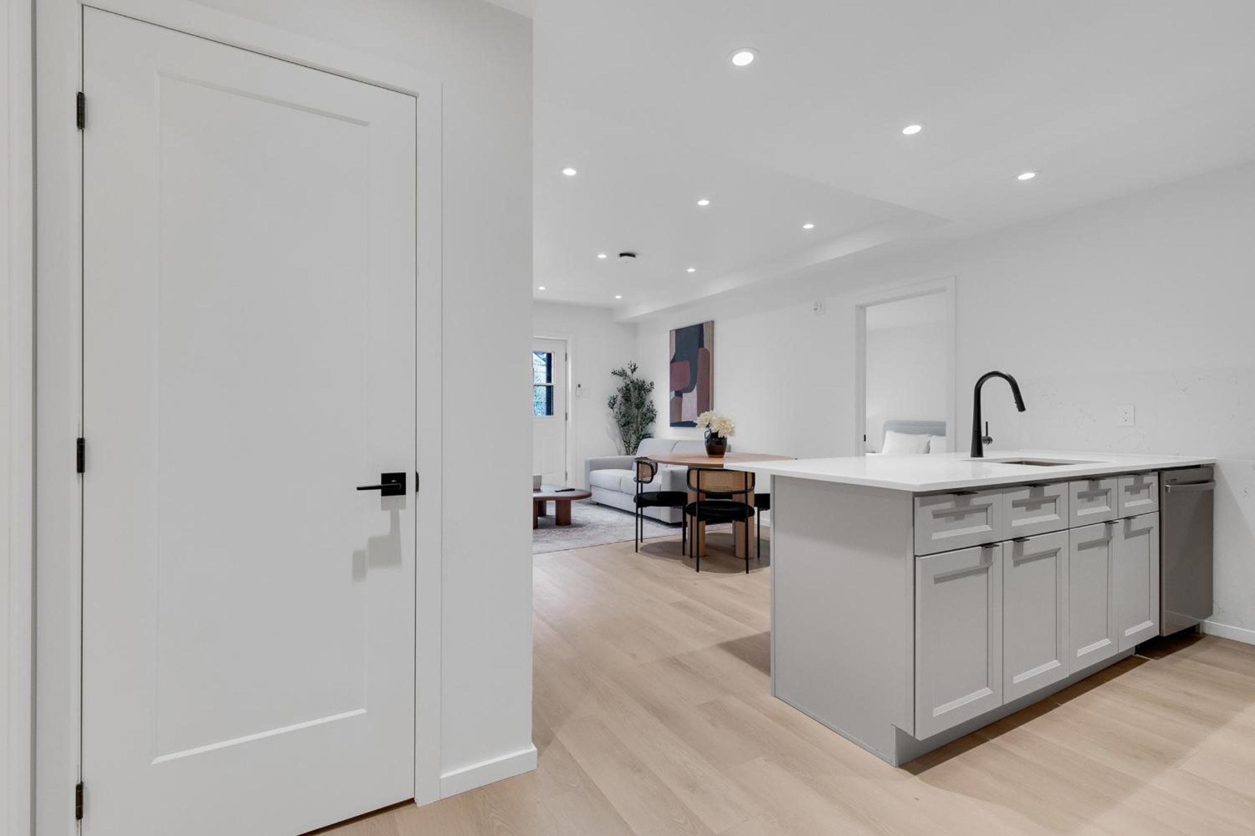 Le Victoria Midtown Mtl