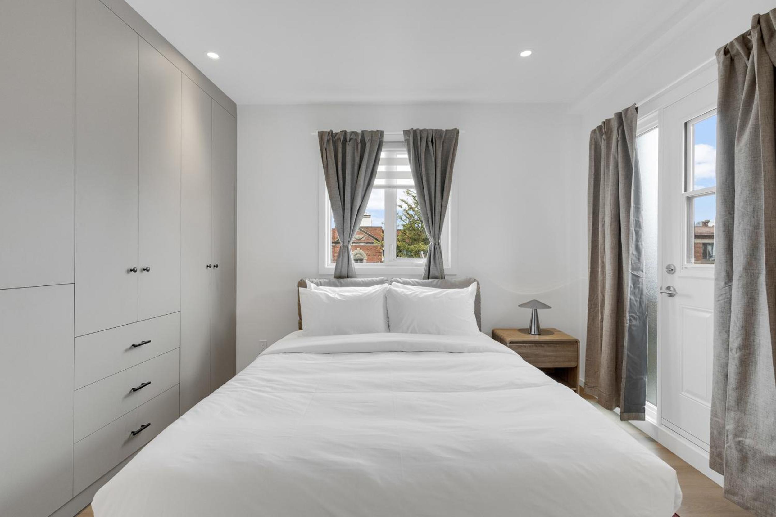 Le Victoria Midtown Mtl