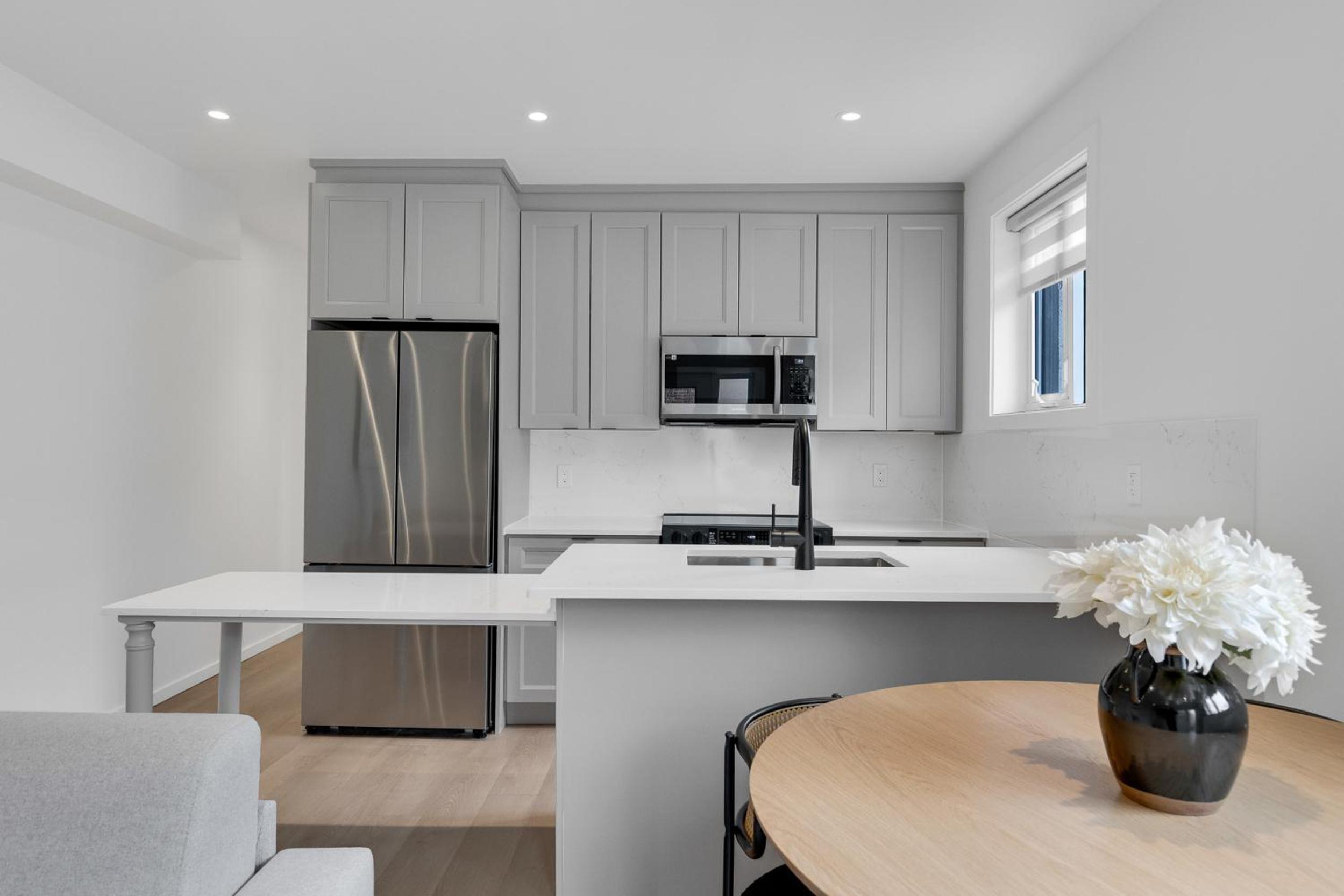 Le Victoria Midtown Mtl