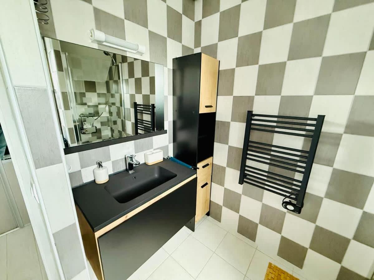 Loft tout confort avec parking et à moins 15 min Caen et des Plages