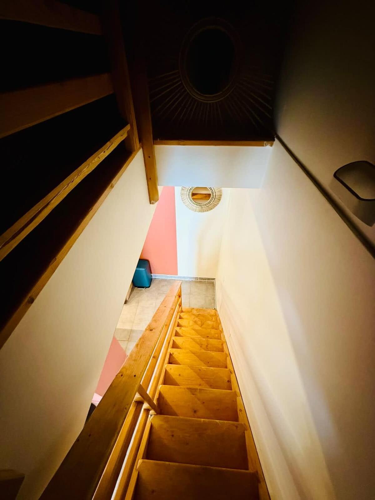 Loft tout confort avec parking et à moins 15 min Caen et des Plages