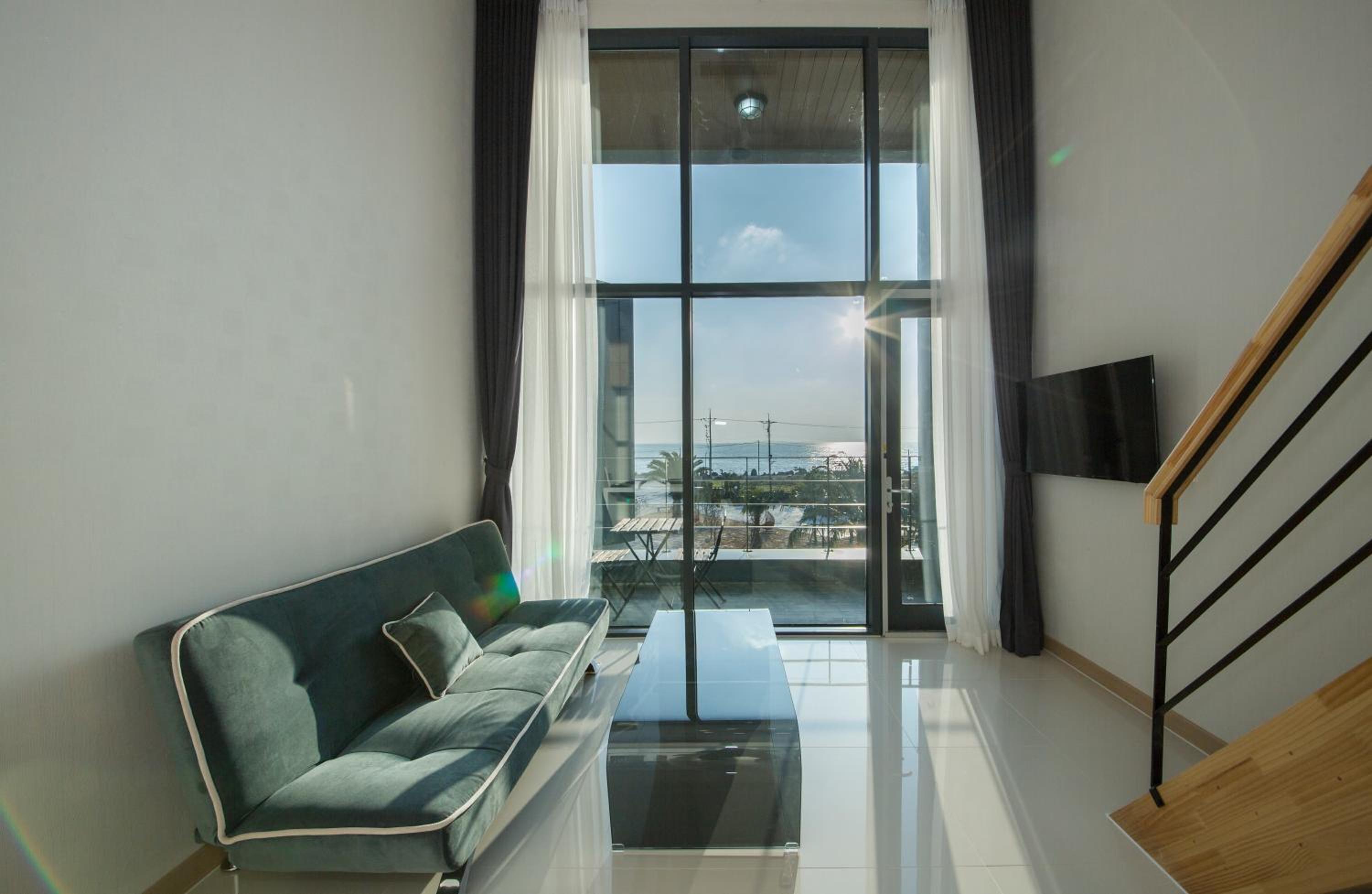 J Raum Resort