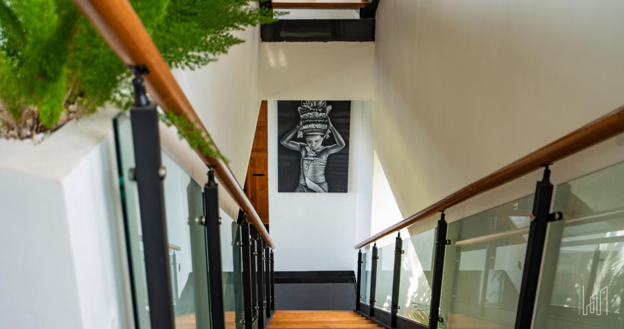 New Luxury 5BR Villa with Glass Infinity Pool in the Heart of Canggu