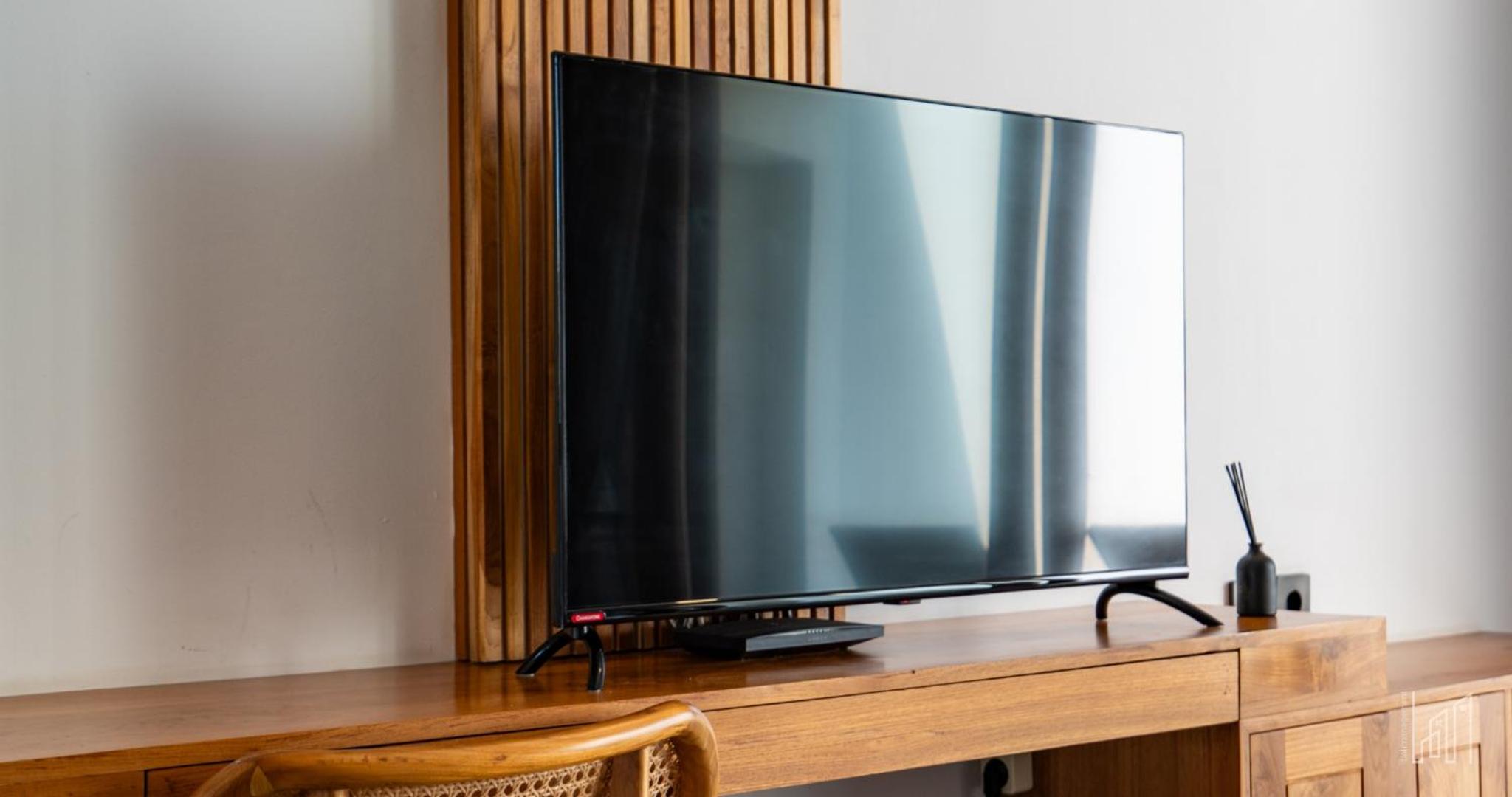New Luxury 5BR Villa with Glass Infinity Pool in the Heart of Canggu