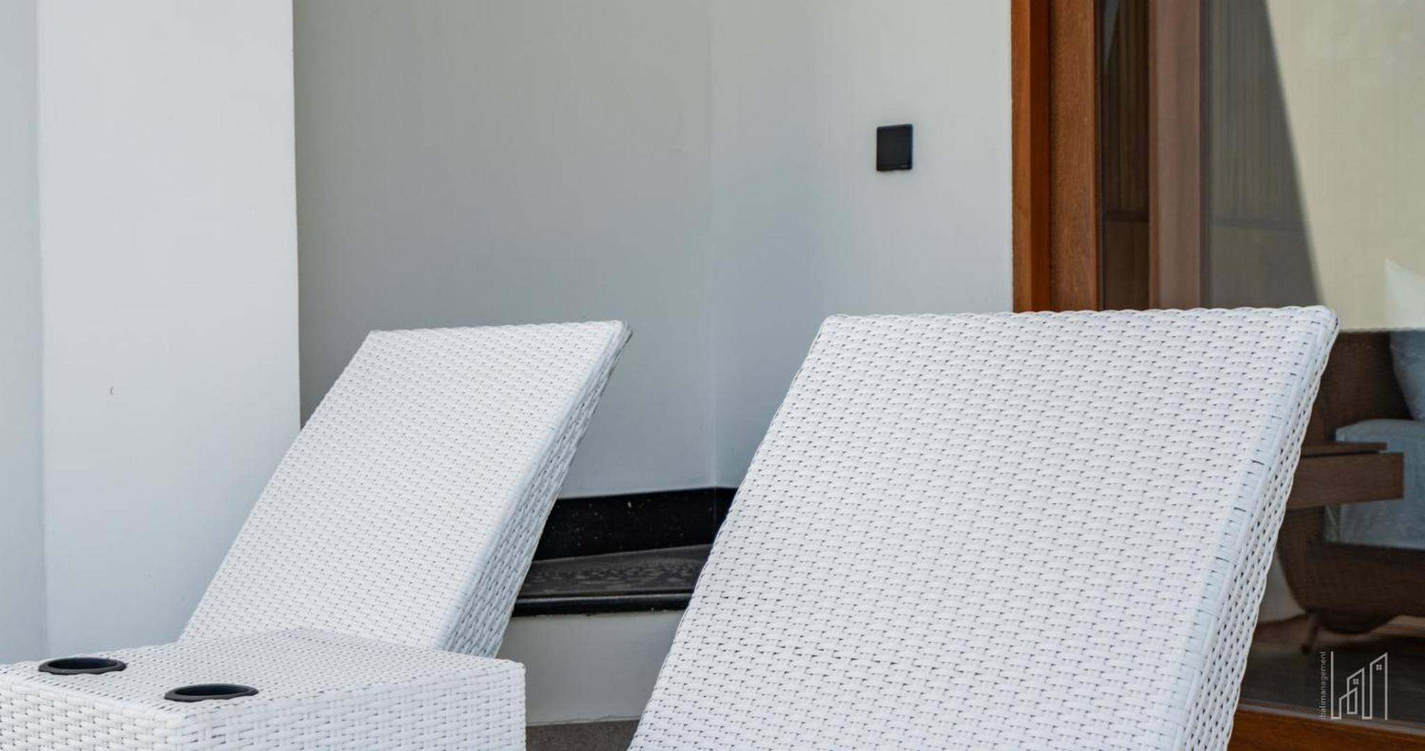 New Luxury 5BR Villa with Glass Infinity Pool in the Heart of Canggu