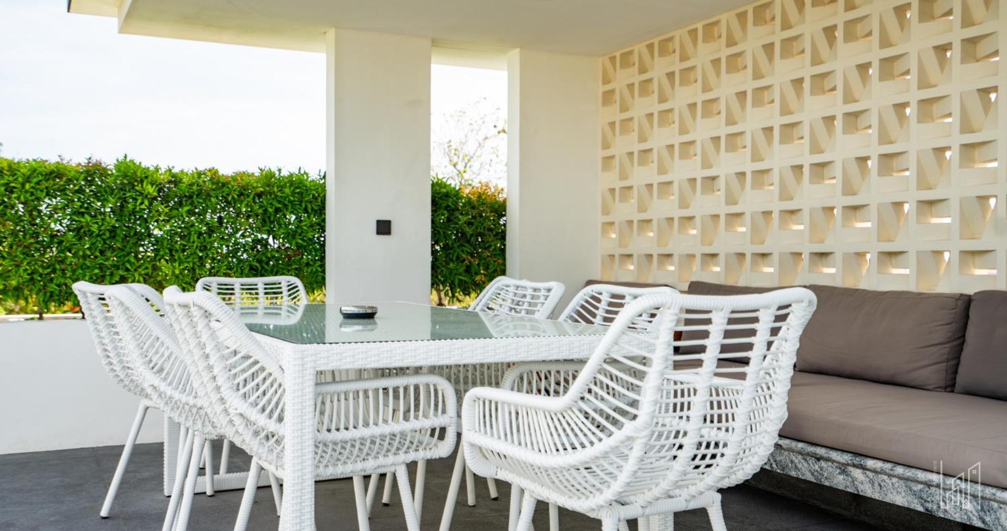New Luxury 5BR Villa with Glass Infinity Pool in the Heart of Canggu