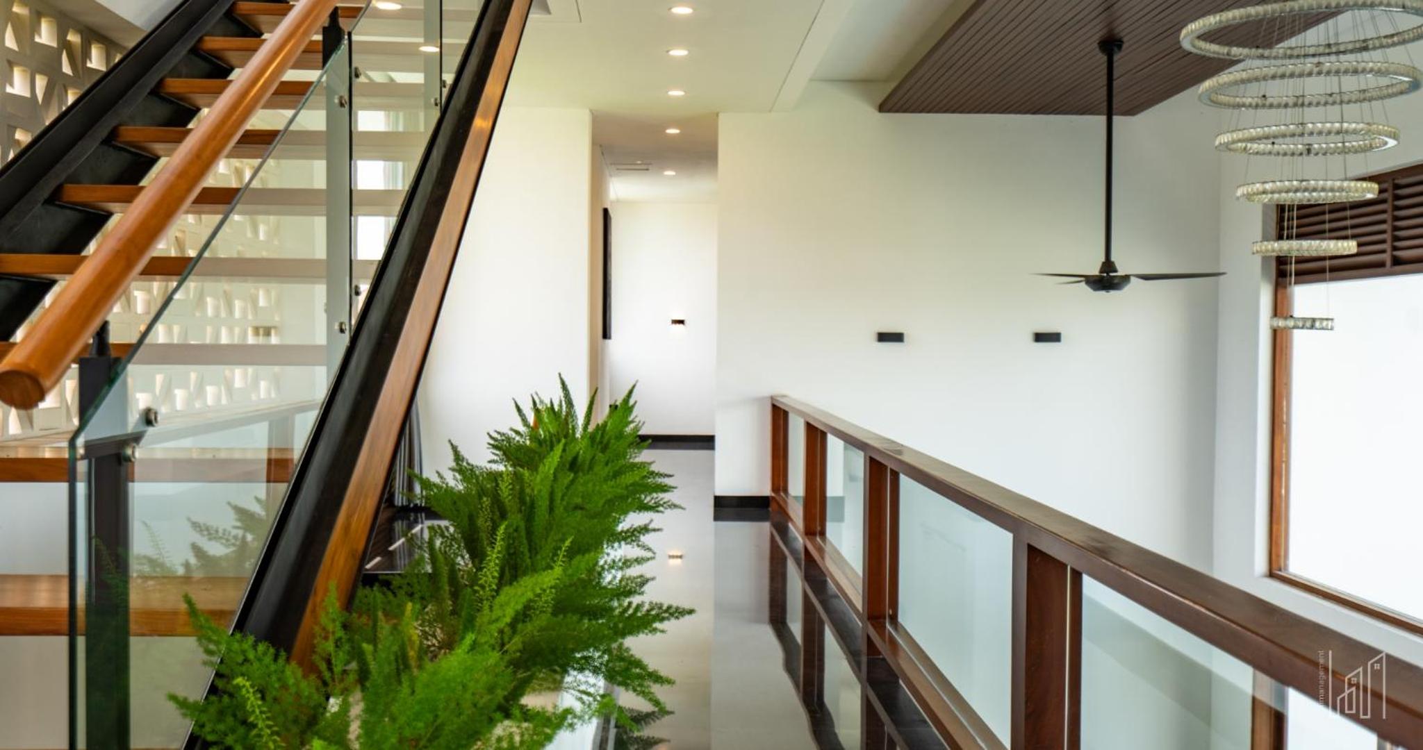 New Luxury 5BR Villa with Glass Infinity Pool in the Heart of Canggu