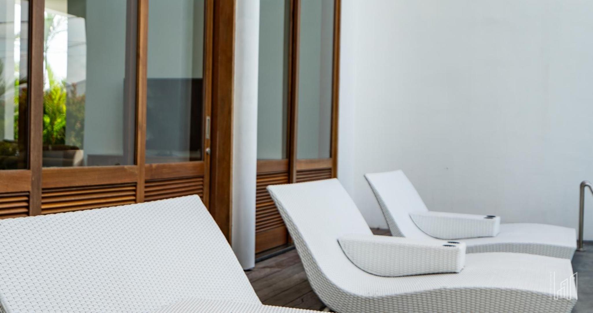 New Luxury 5BR Villa with Glass Infinity Pool in the Heart of Canggu