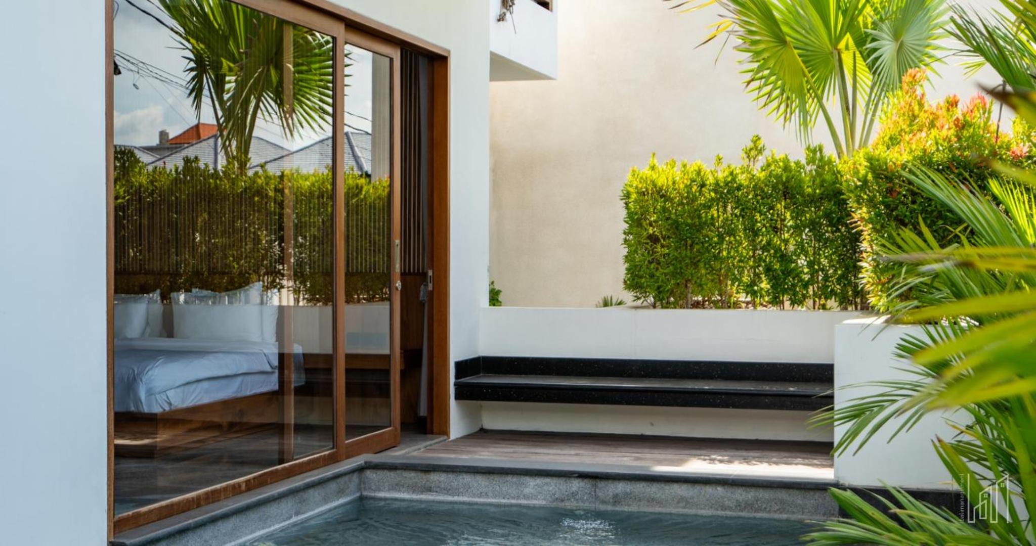 New Luxury 5BR Villa with Glass Infinity Pool in the Heart of Canggu