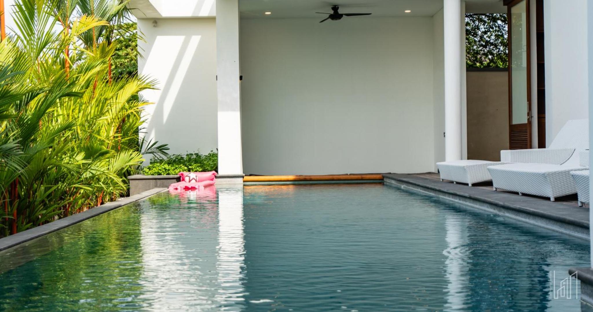 New Luxury 5BR Villa with Glass Infinity Pool in the Heart of Canggu