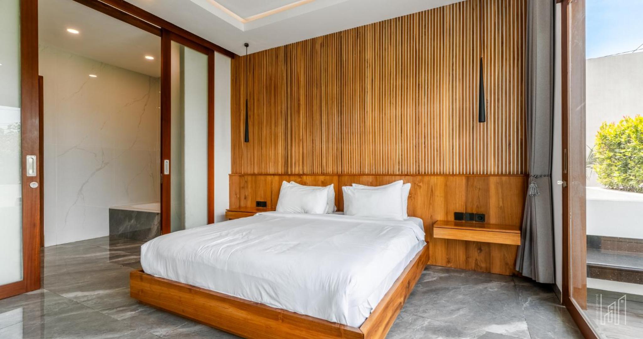 New Luxury 5BR Villa with Glass Infinity Pool in the Heart of Canggu