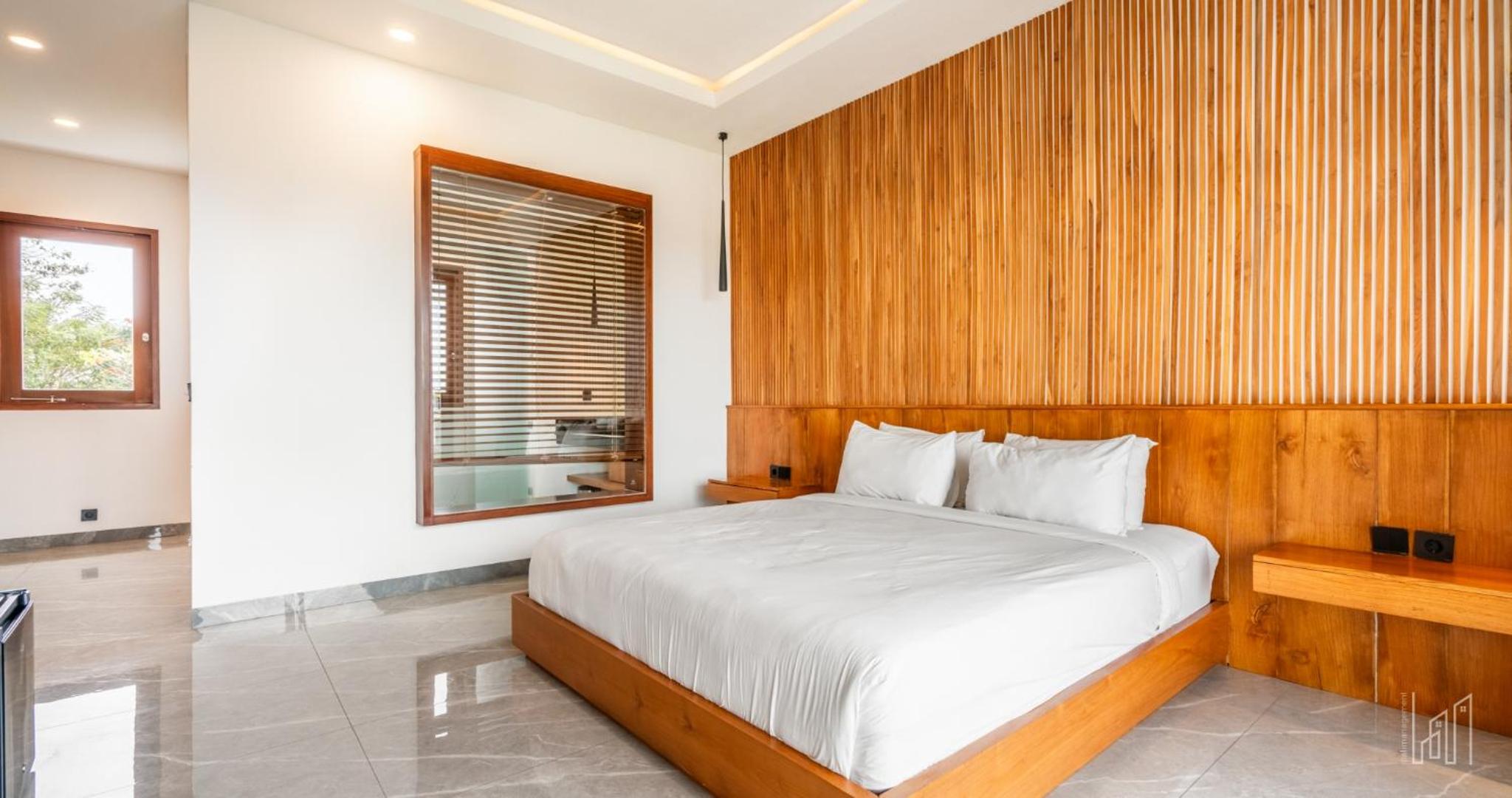 New Luxury 5BR Villa with Glass Infinity Pool in the Heart of Canggu