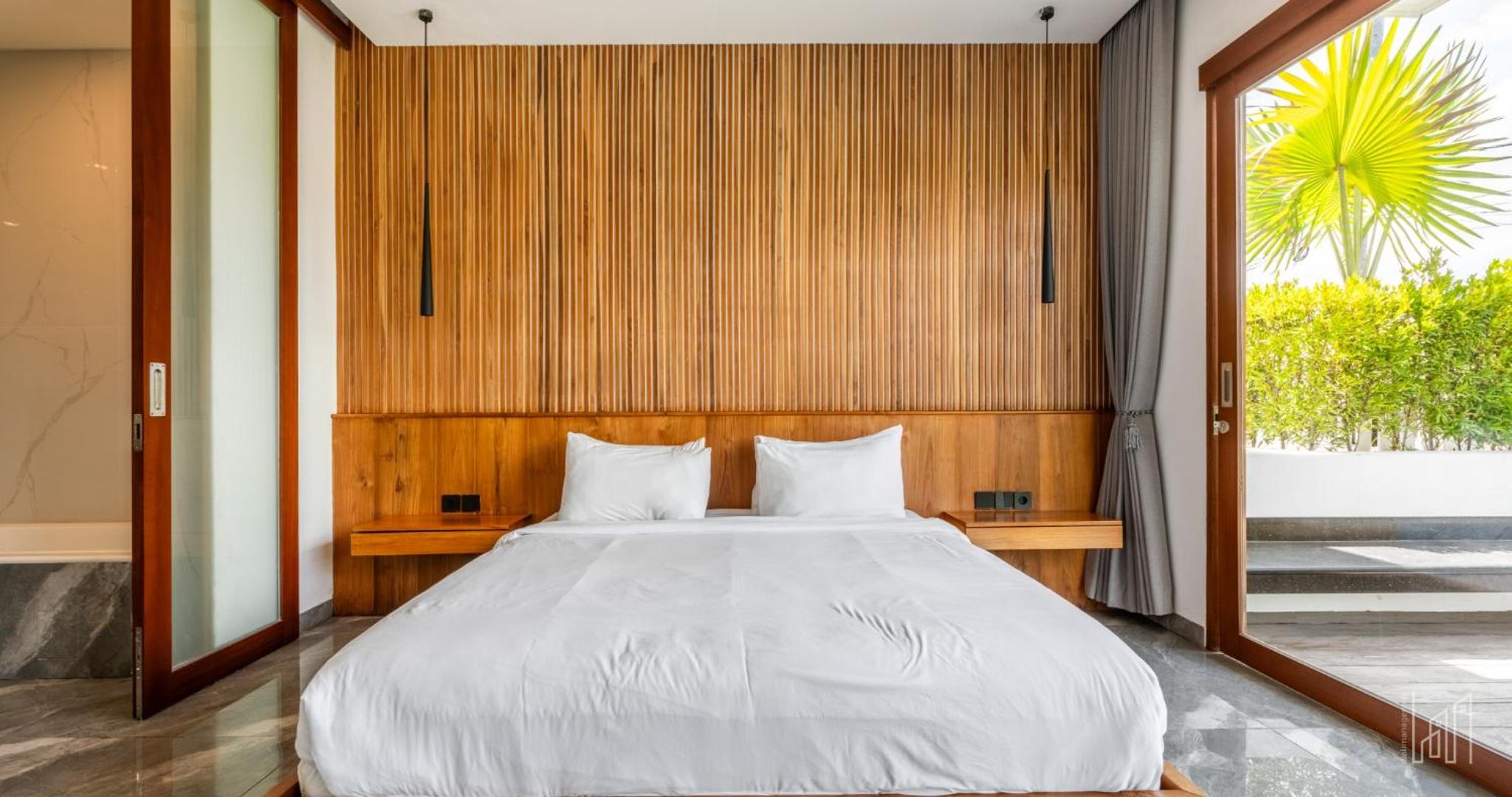 New Luxury 5BR Villa with Glass Infinity Pool in the Heart of Canggu