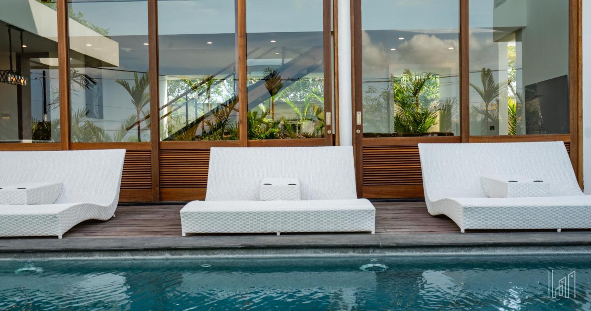 New Luxury 5BR Villa with Glass Infinity Pool in the Heart of Canggu