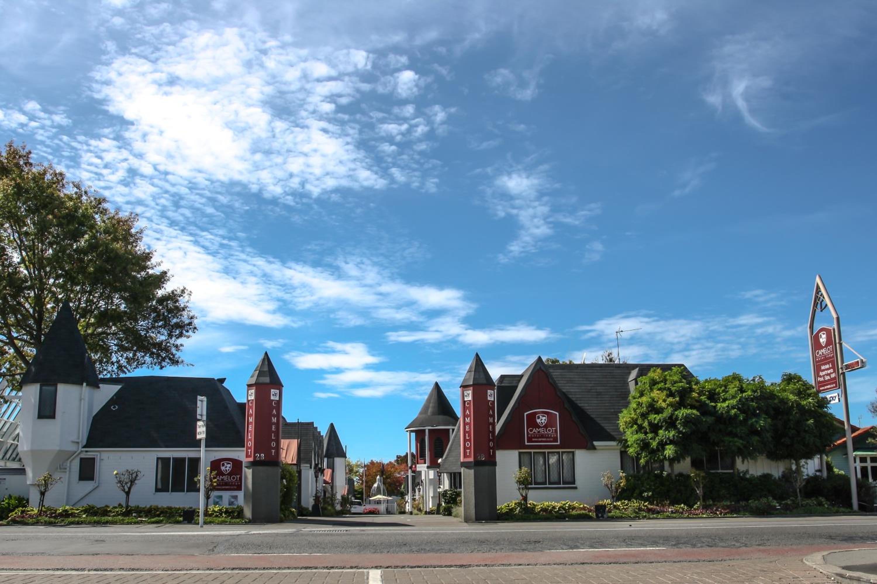 Camelot Motor Lodge - Image 1
