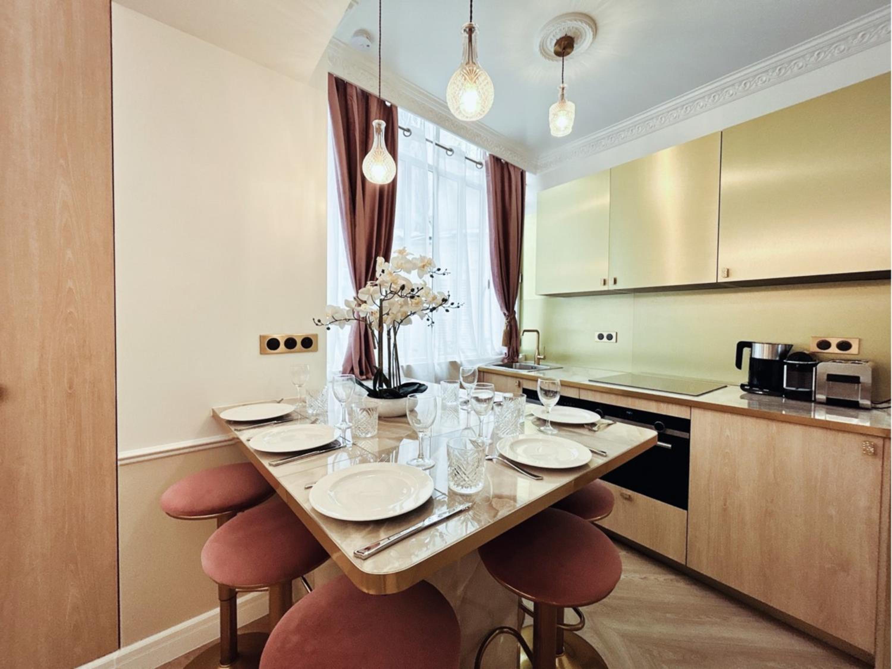 Merveil - Luxury Suite - Marais - Charlot