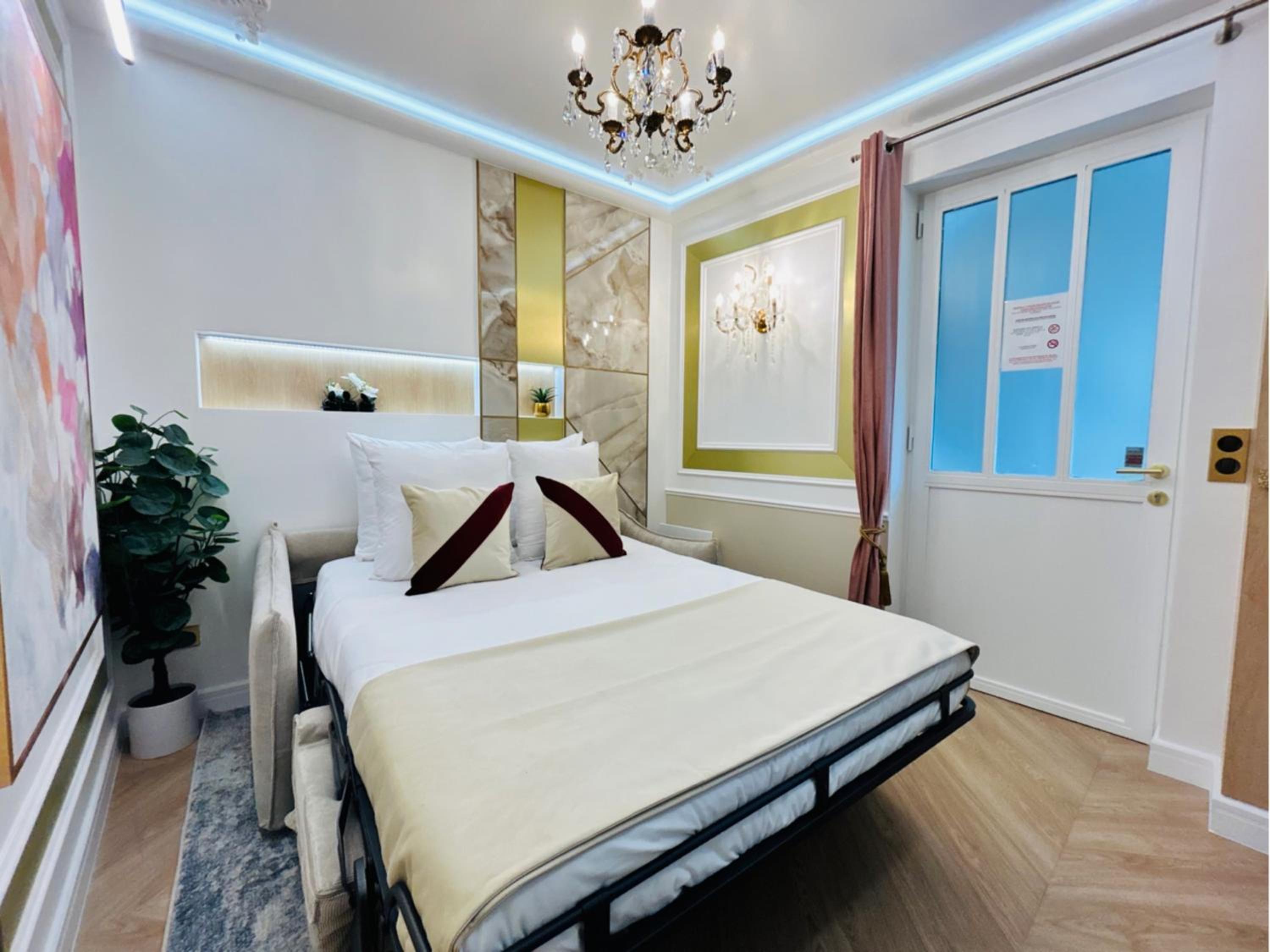 Merveil - Luxury Suite - Marais - Charlot
