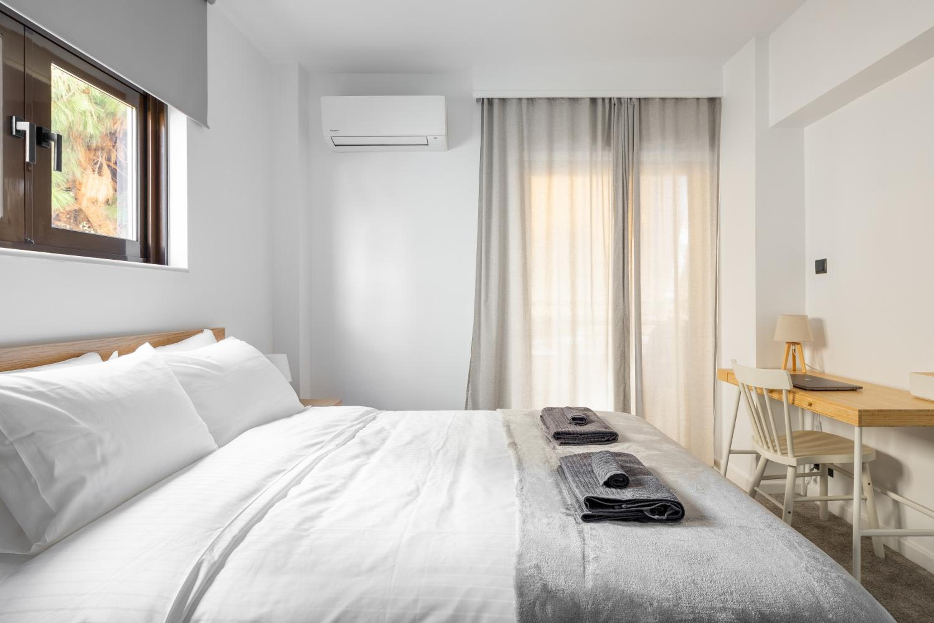 Modern Two-Bedroom Haven near Paleo Faliro Beach