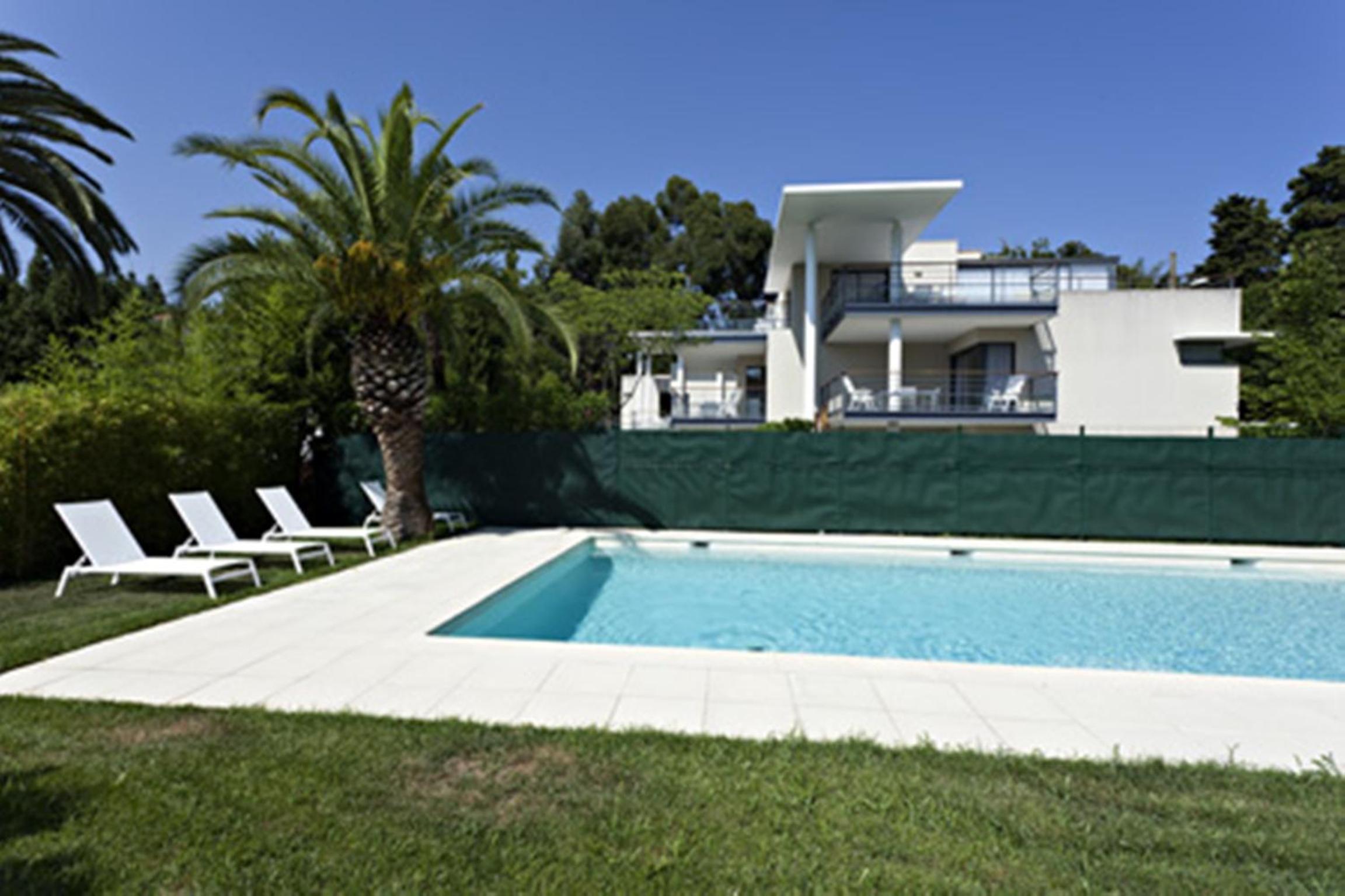 Arthur Properties - Montfleury view 4