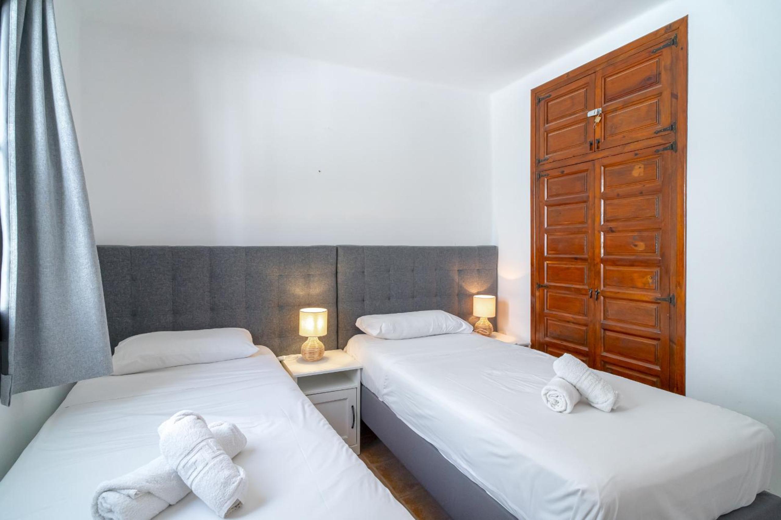 Hibiscos 72 Deluxe by Casasol